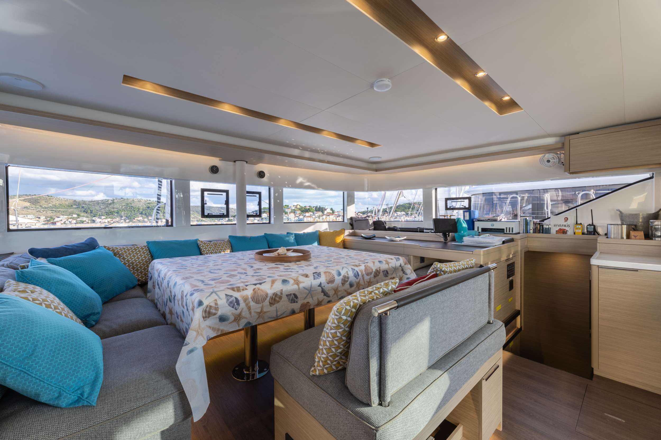 Crewed Catamaran TWIN JOY photo 6