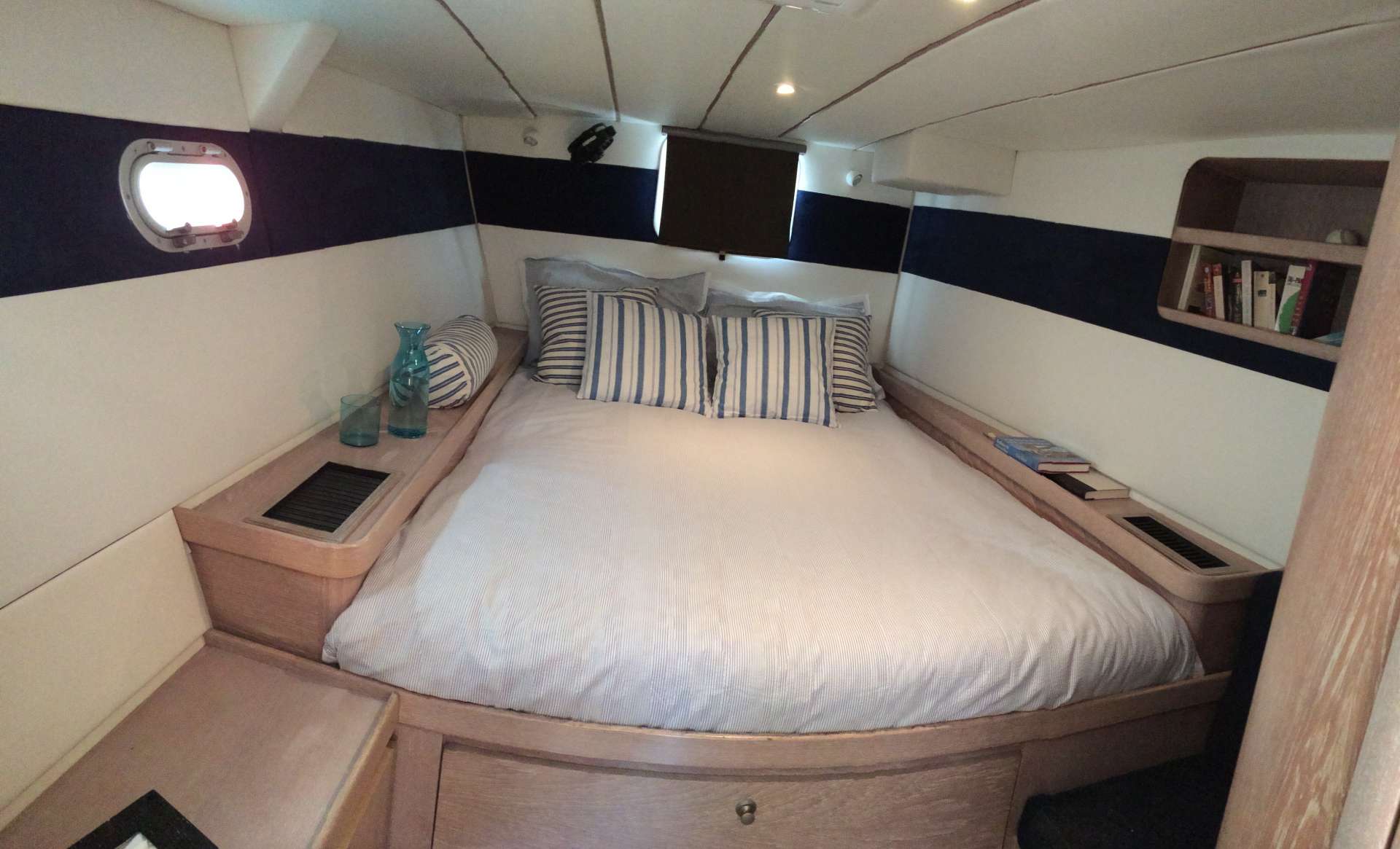 Crewed Catamaran UHURU photo 8