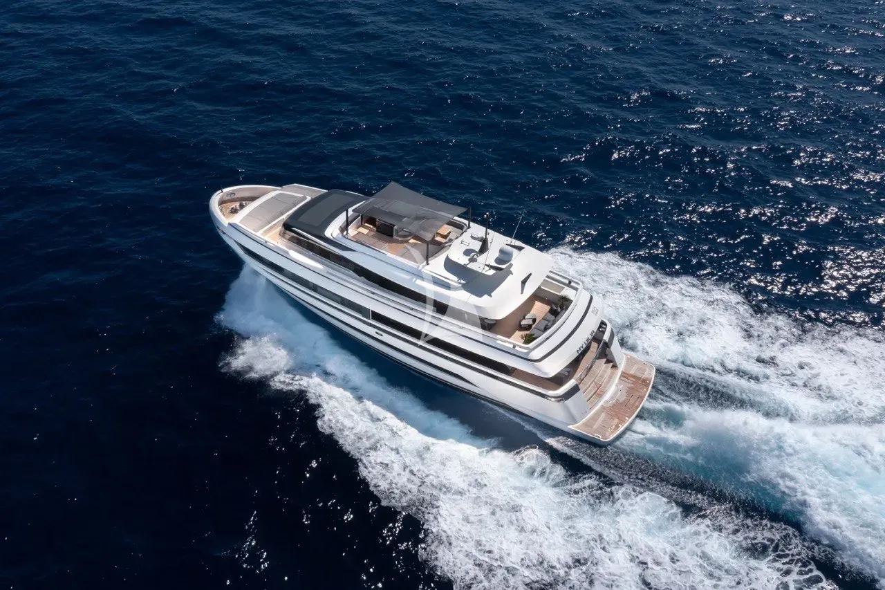 Luxury Crewed Motor Yacht UILIA photo 4