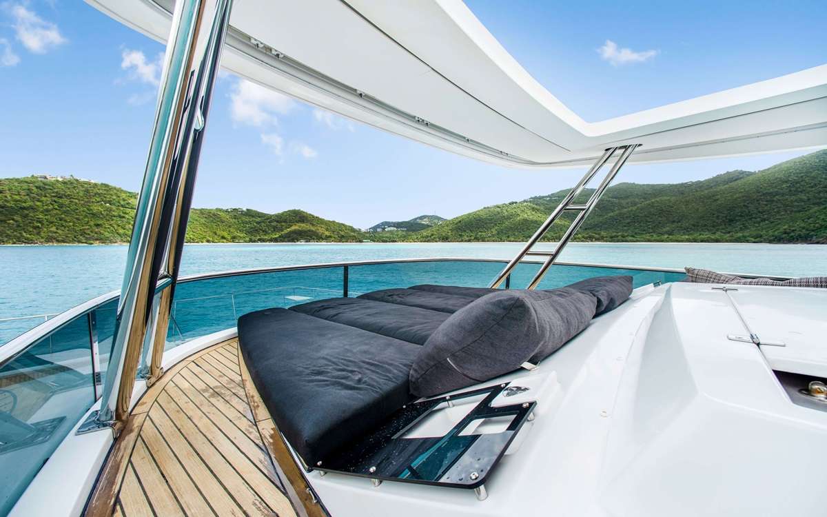 Luxury Crewed Power Catamaran ULTRA photo 5