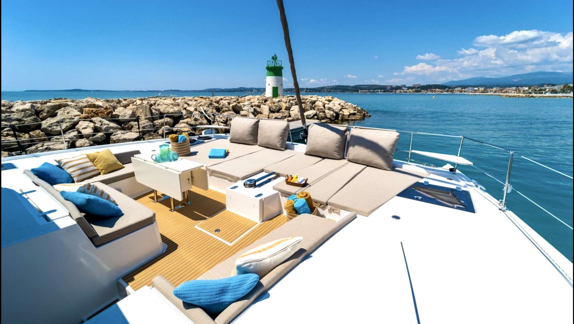 Crewed Catamaran UMIKO photo 3