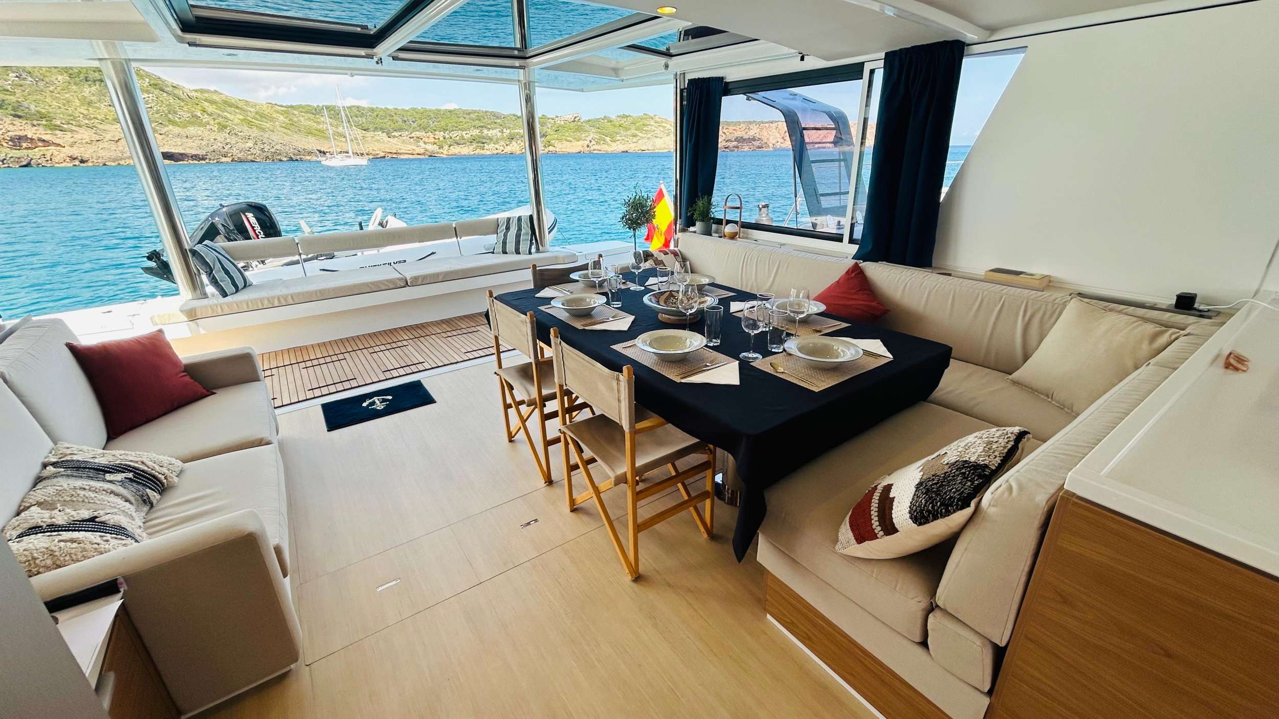 Crewed Catamaran UMIKO photo 6