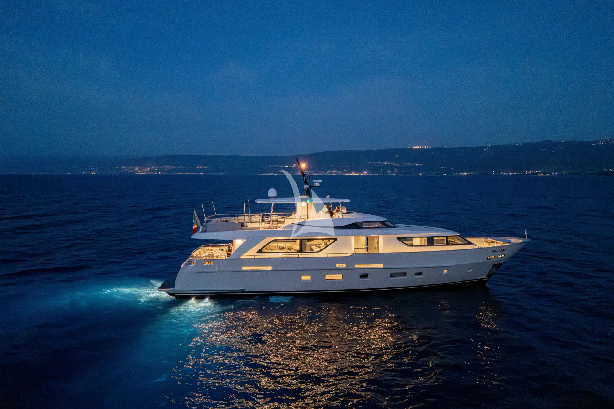 Luxury Crewed Motor Yacht UNICKA photo 4