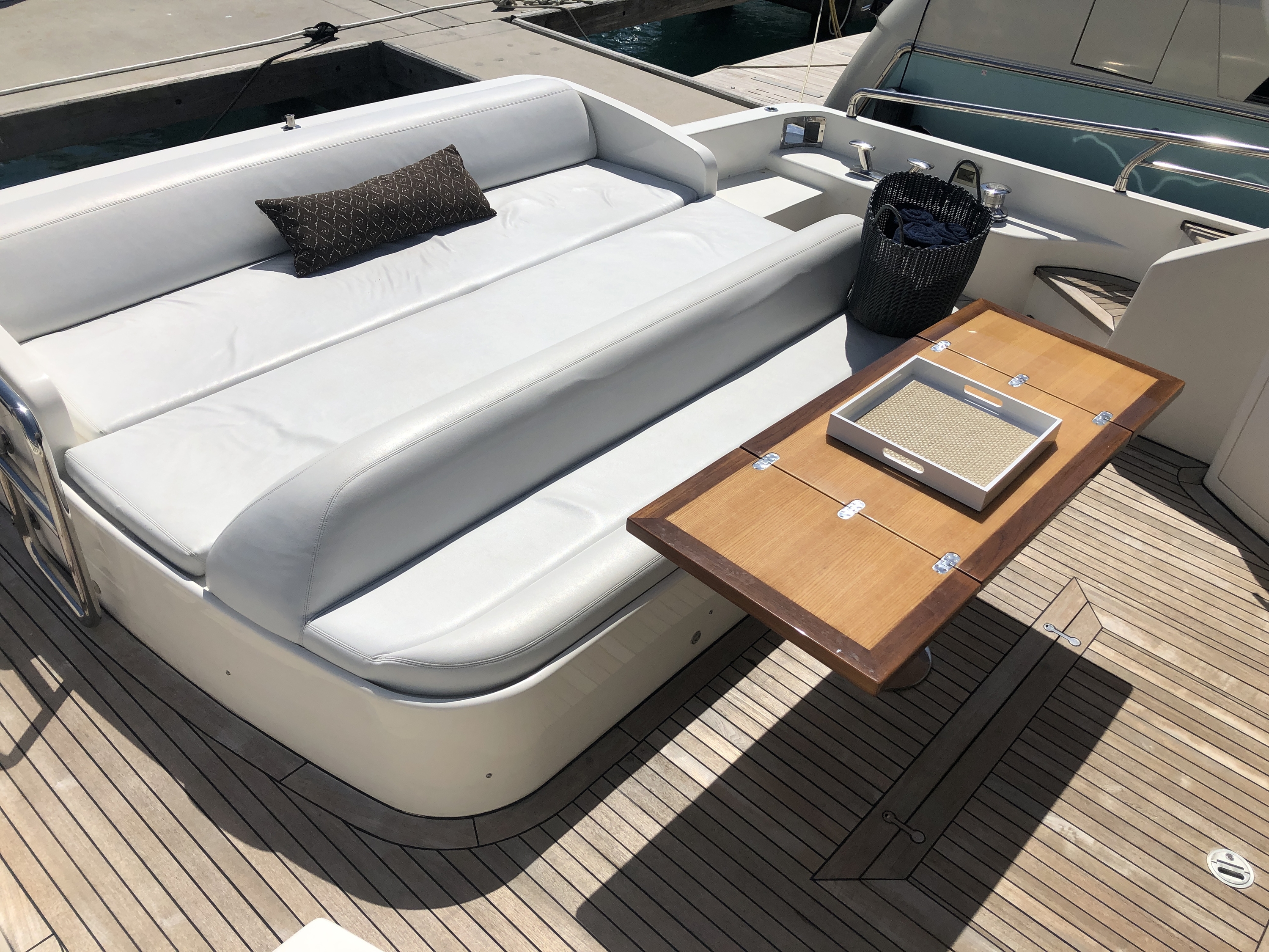 Crewed Motor Yacht Uniesse 70 photo 4