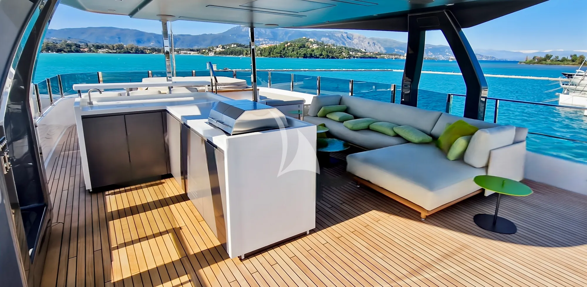 Luxury Crewed Motor Yacht UPSTREAM photo 5