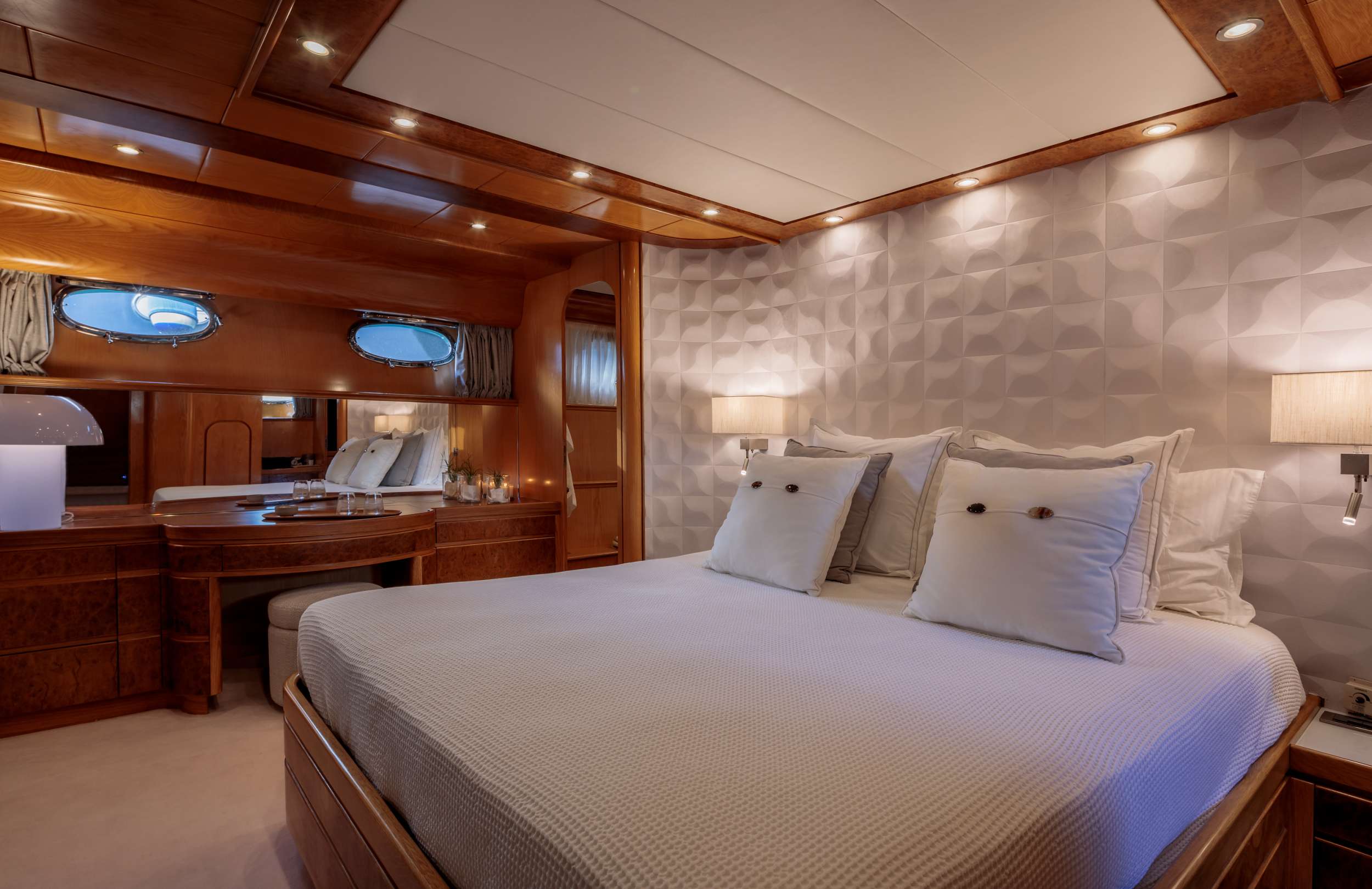 Crewed Motor Yacht VA BENE photo 6