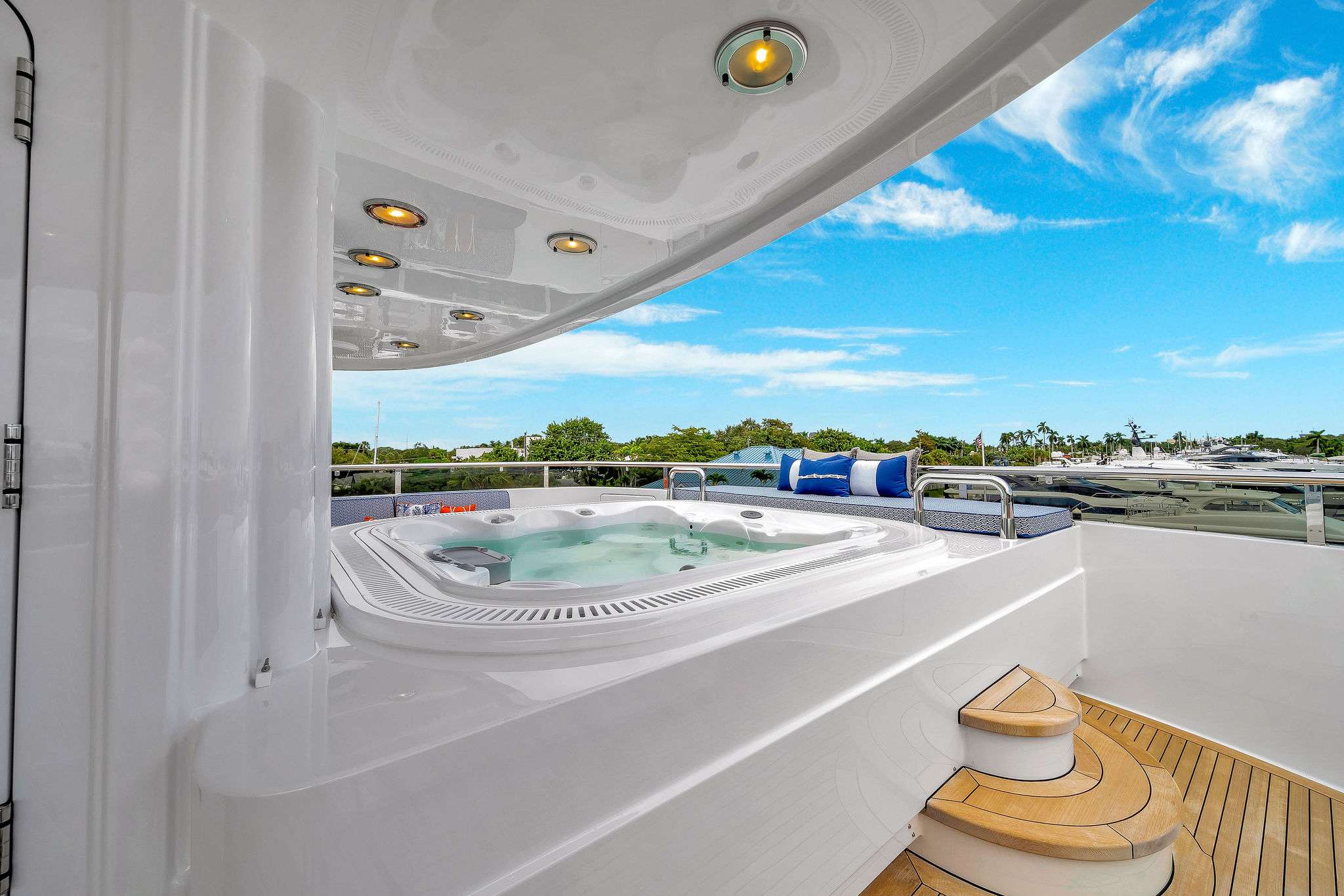 Luxury Crewed Motor Yacht VALHALLA photo 5