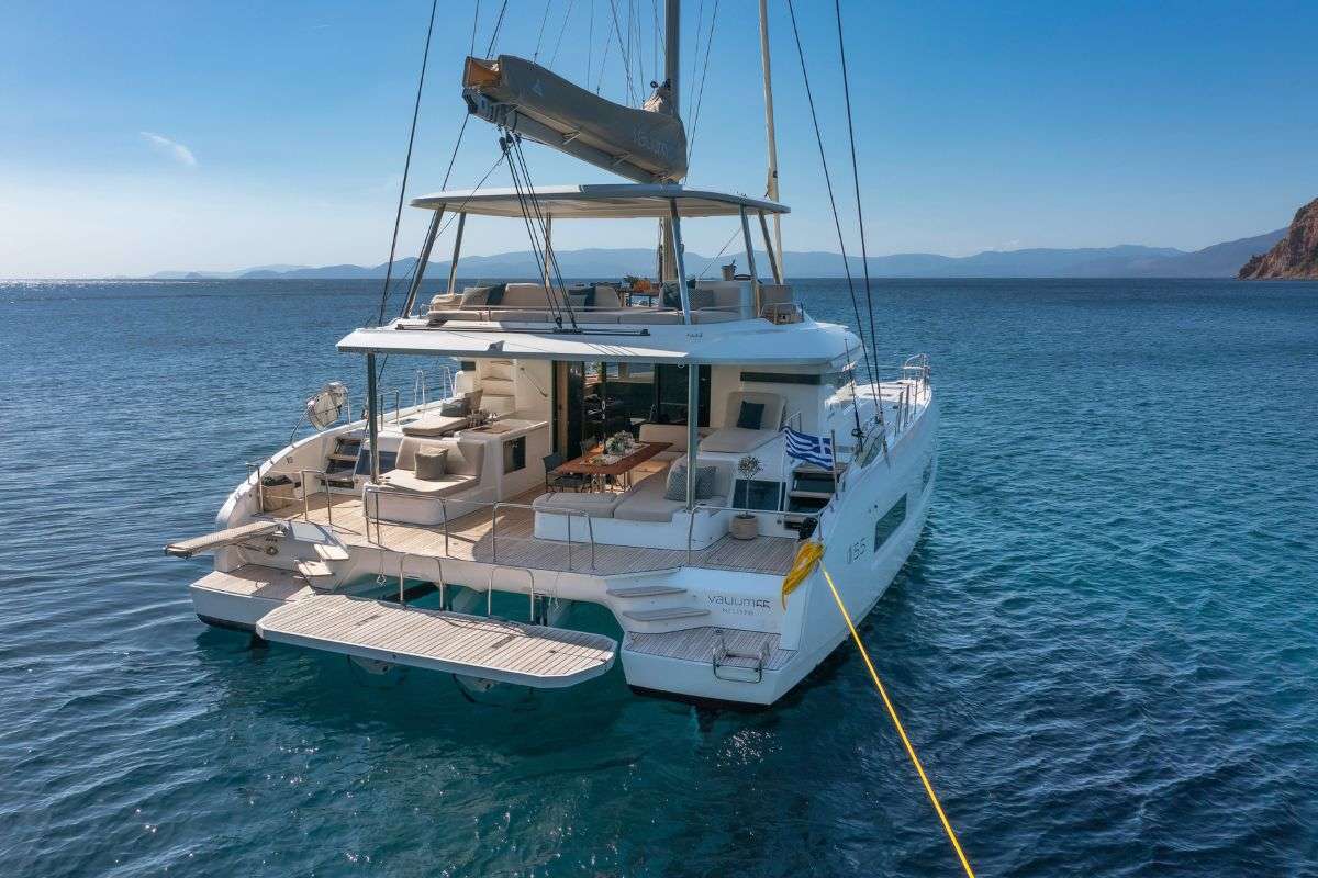 Luxury Crewed Catamaran VALIUM 55 photo 4