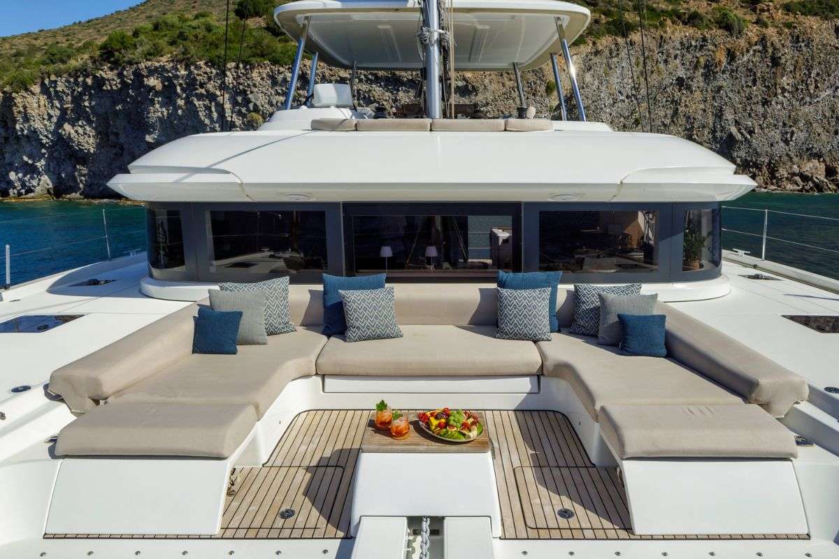 Luxury Crewed Catamaran VALIUM 55 photo 5