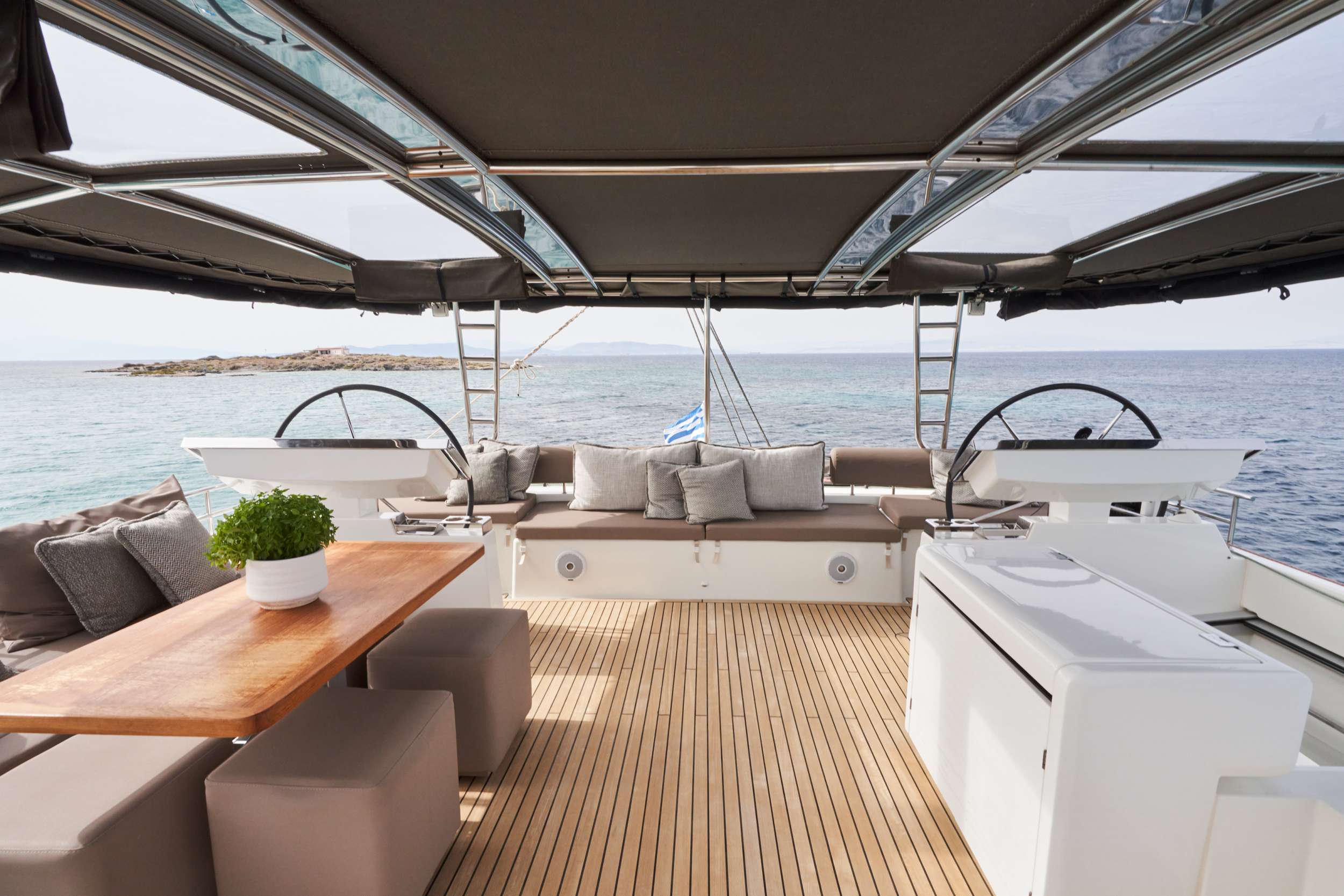 Luxury Crewed Catamaran VALIUM 62 photo 5
