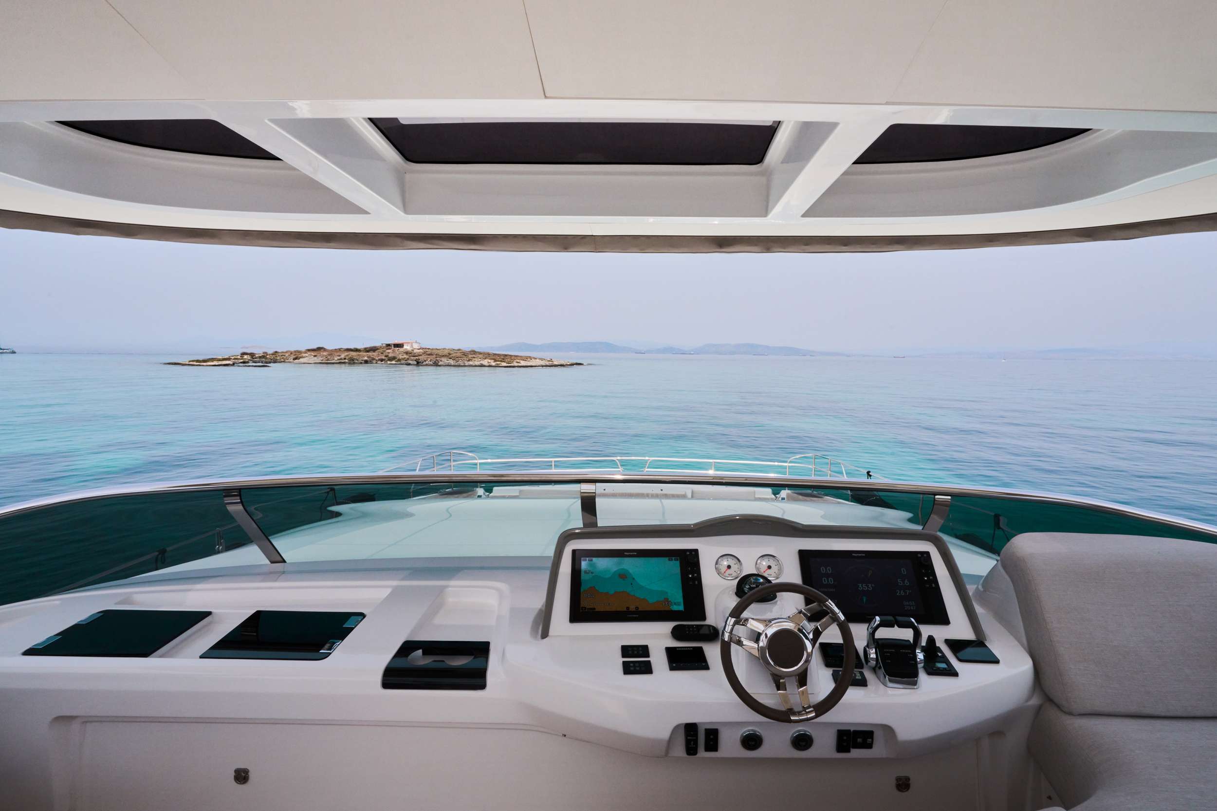 Crewed Power Catamaran VALIUM 67 photo 6