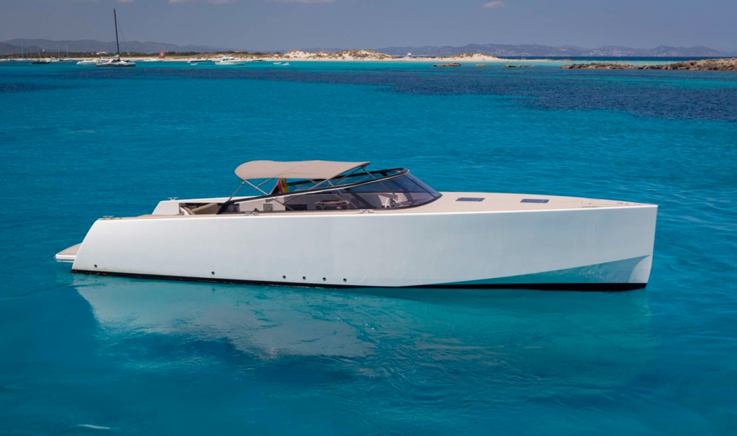 Crewed Motor Yacht Van Dutch 40