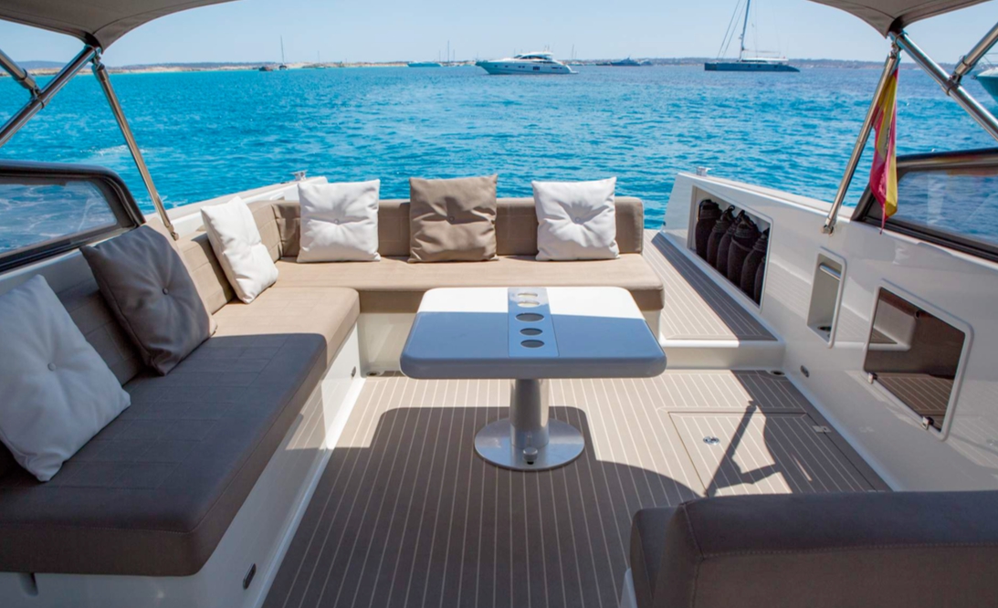 Crewed Motor Yacht Van Dutch 40 photo 3