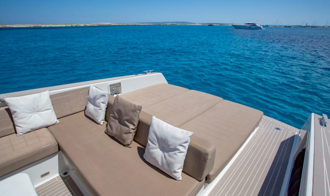 Crewed Motor Yacht Van Dutch 40 photo 4