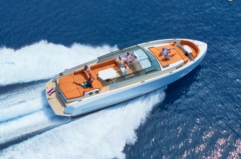 Crewed Motor Yacht Vanquish 43 Open