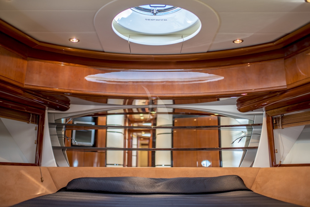 Luxury Crewed Motor Yacht VANQUISH photo 6