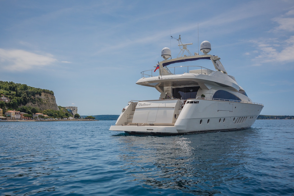 Luxury Crewed Motor Yacht VELLMARI photo 3