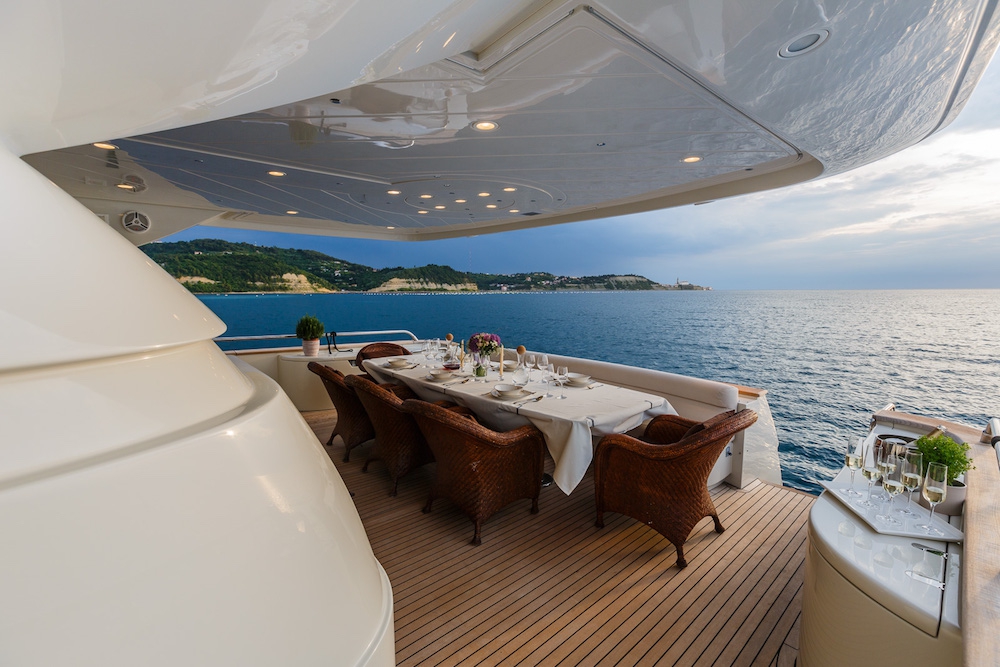 Luxury Crewed Motor Yacht VELLMARI photo 8