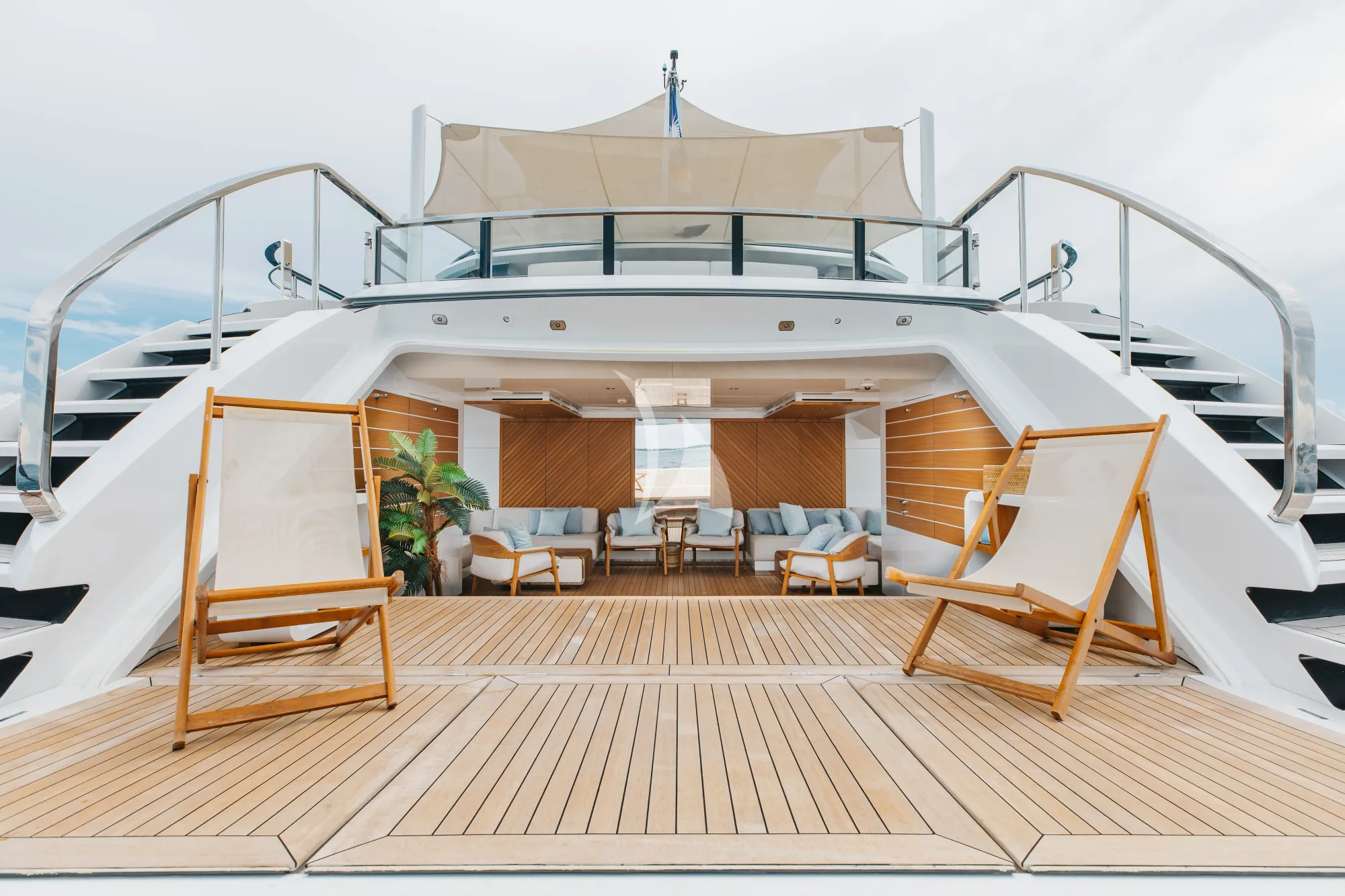 Luxury Crewed Motor Yacht VELOCITY photo 5