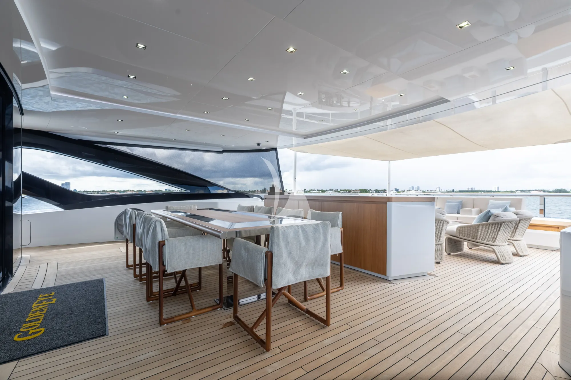 Luxury Crewed Motor Yacht VELOCITY photo 8