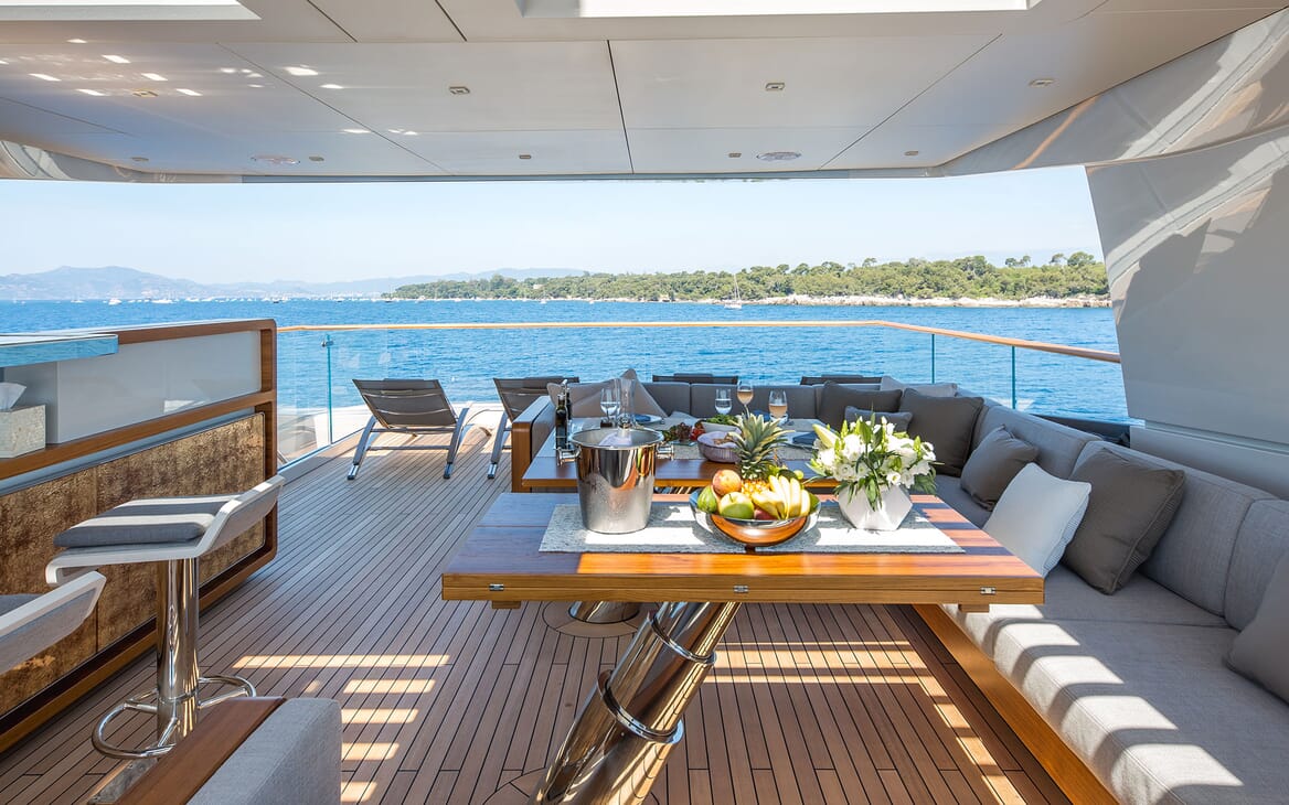 Luxury Crewed Motor Yacht VERTIGE photo 8