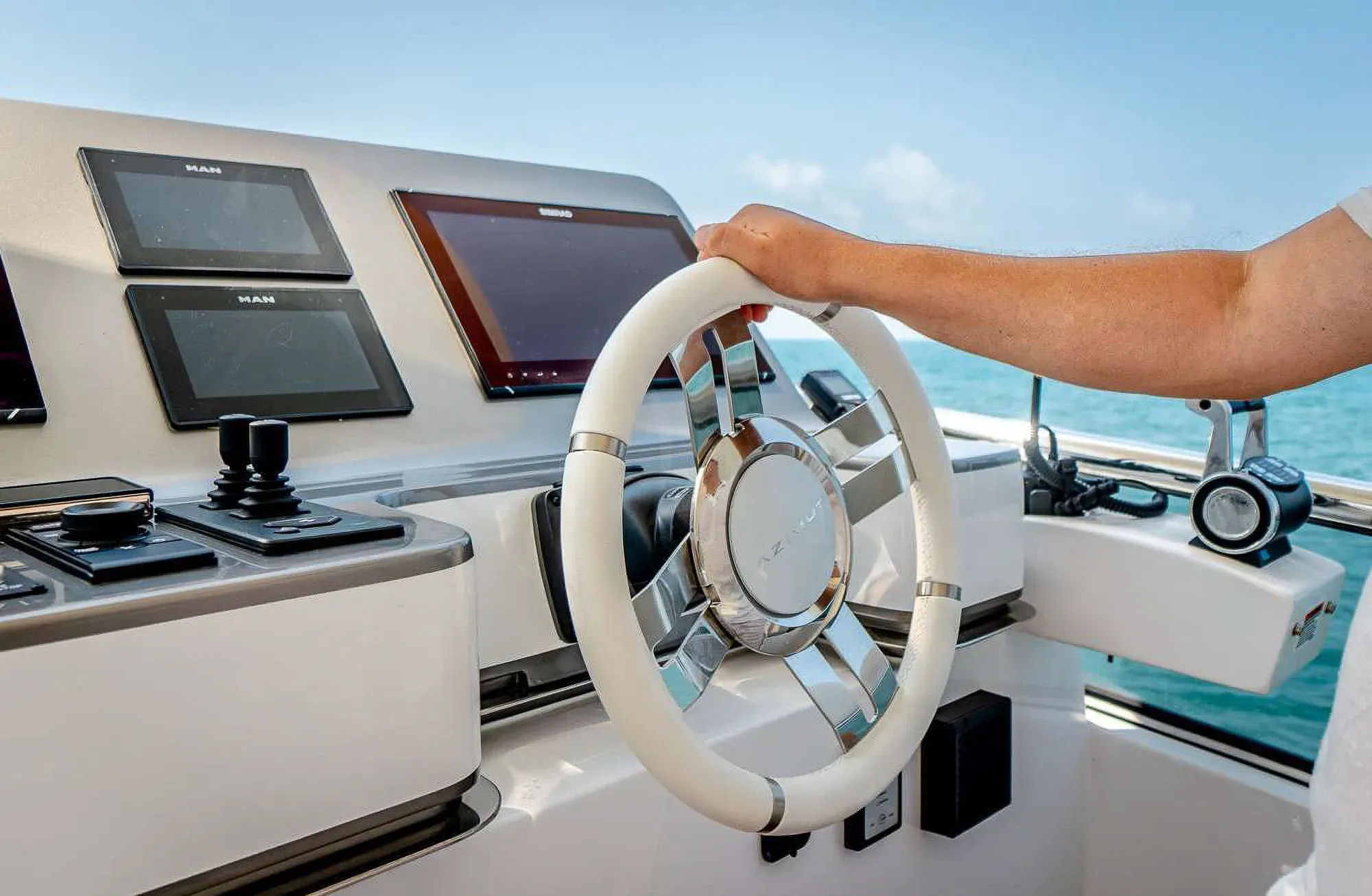 Luxury Crewed Motor Yacht VESTA photo 7