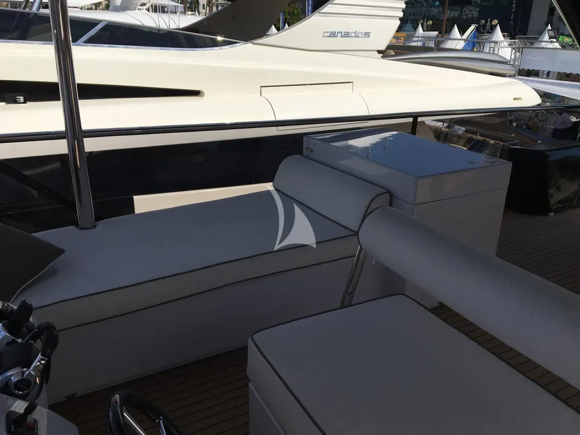 Crewed Motor Yacht VISIONARIA photo 8