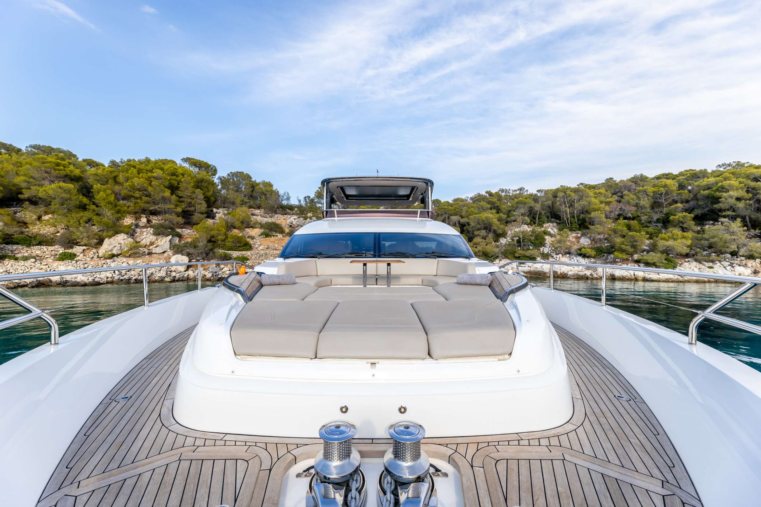 Luxury Crewed Motor Yacht VISTA photo 5