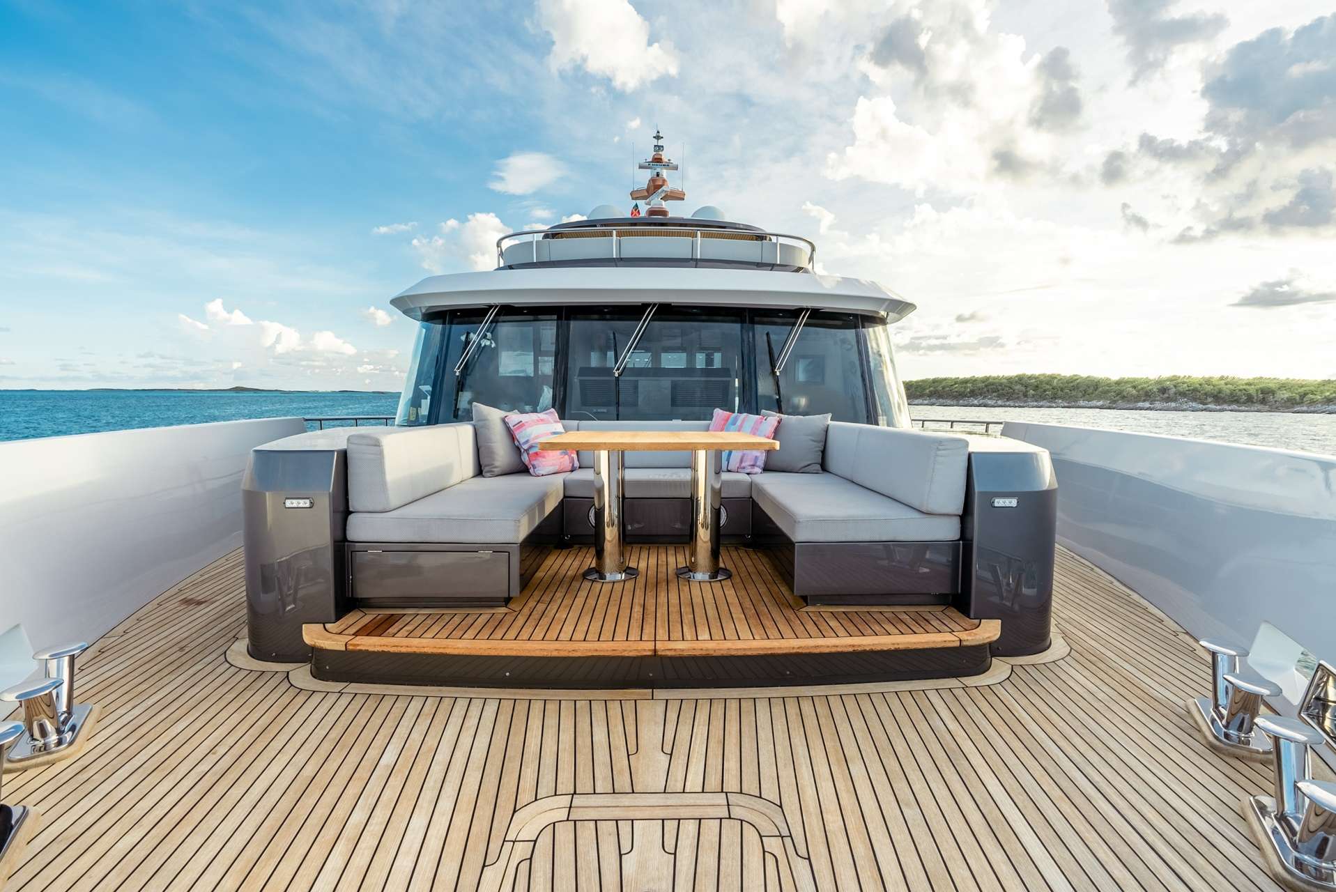 Crewed Motor Yacht VIVACE photo 4