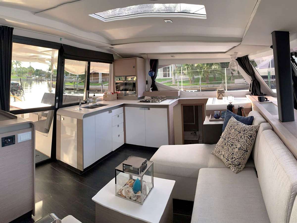 Luxury Crewed Catamaran VIVE LA`MOUR photo 7