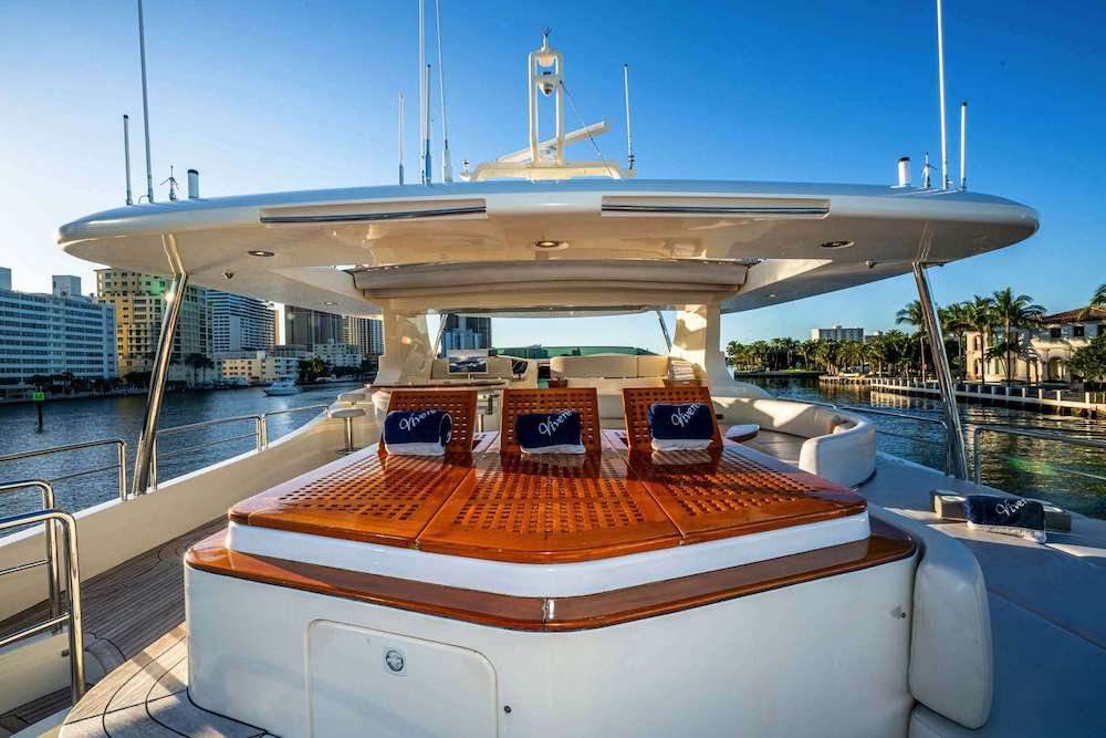 Luxury Crewed Motor Yacht VIVERE photo 8