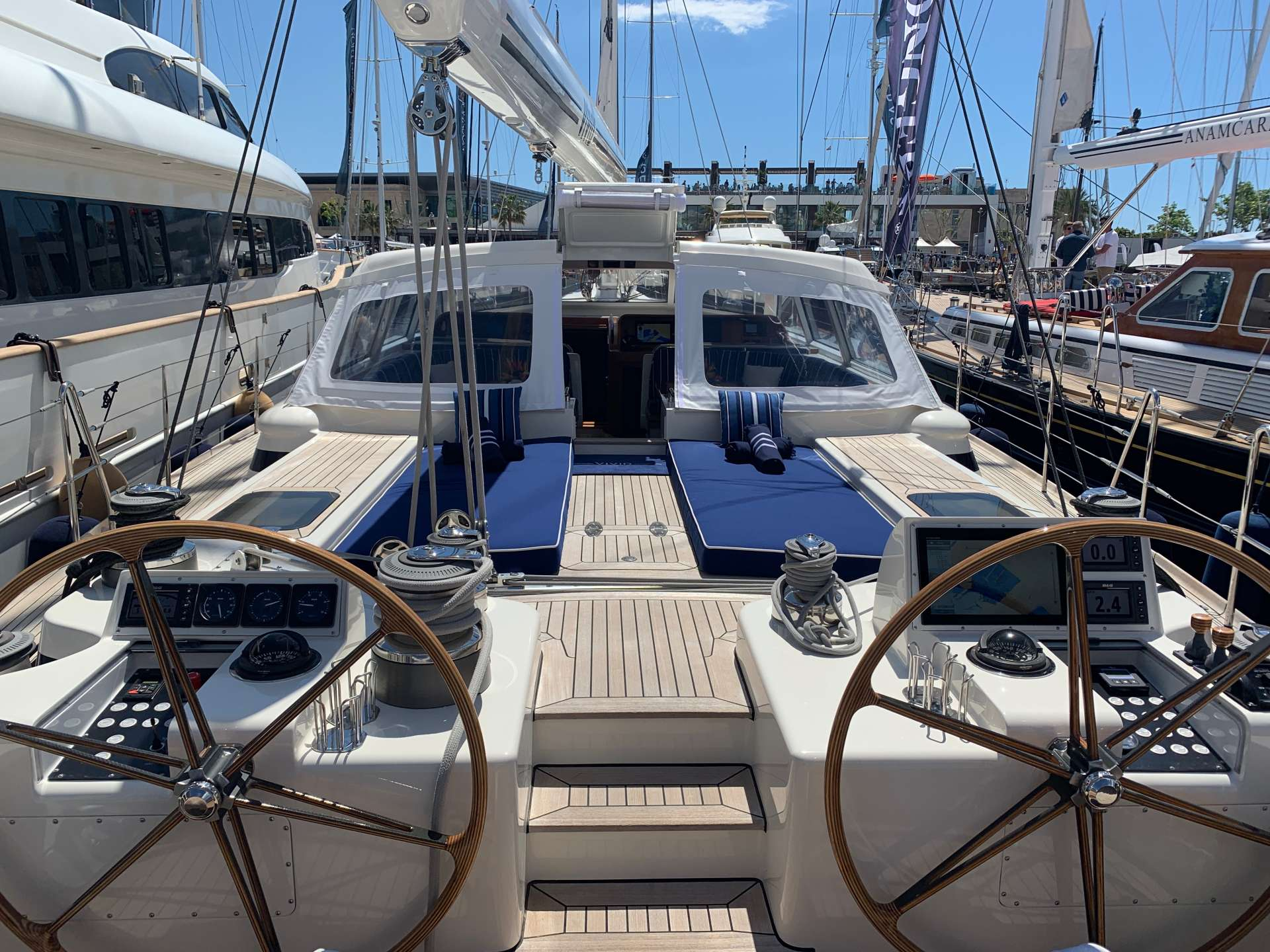 Crewed Sailing Yacht VIVID photo 5