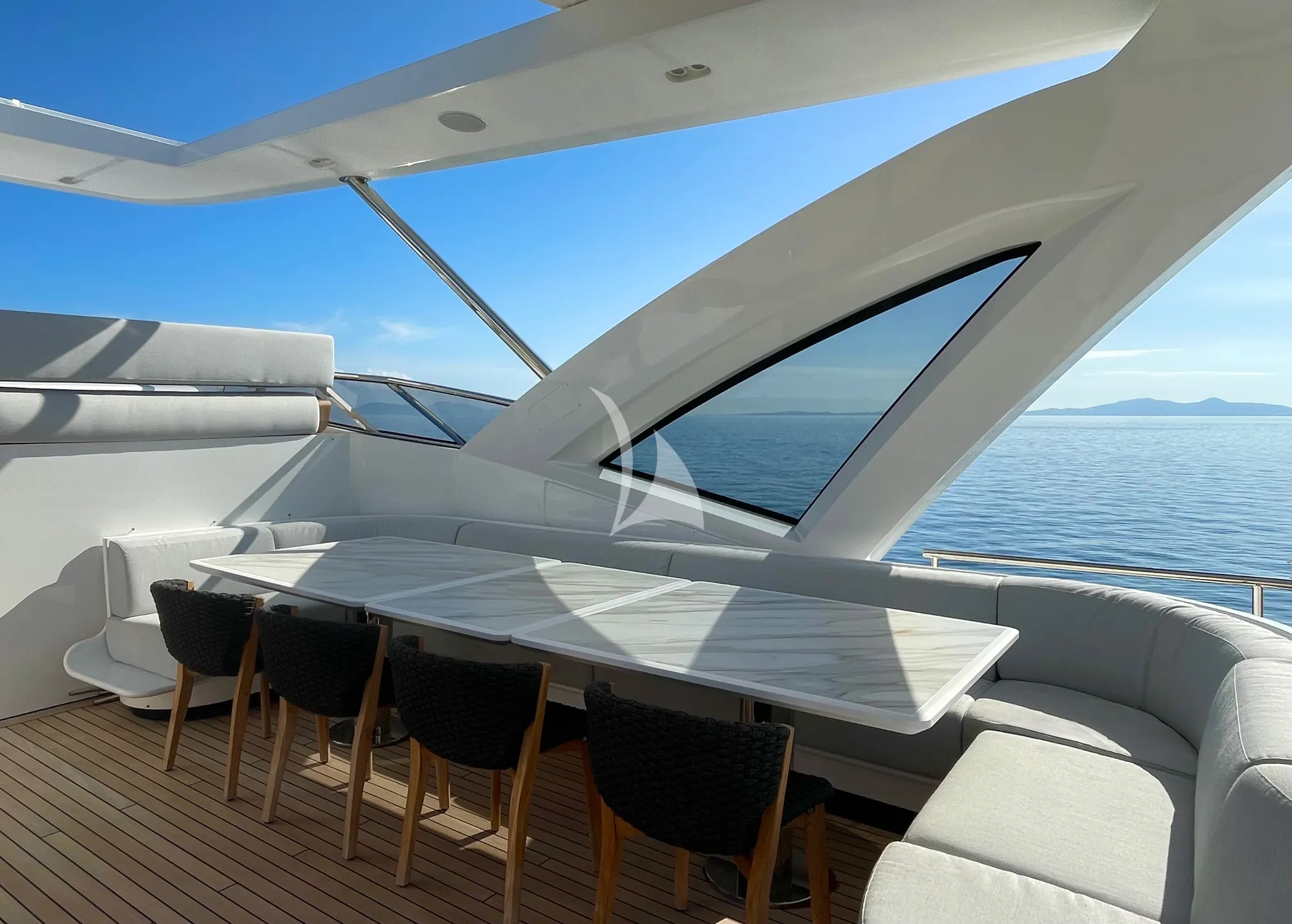 Luxury Crewed Motor Yacht VOLANTE photo 6
