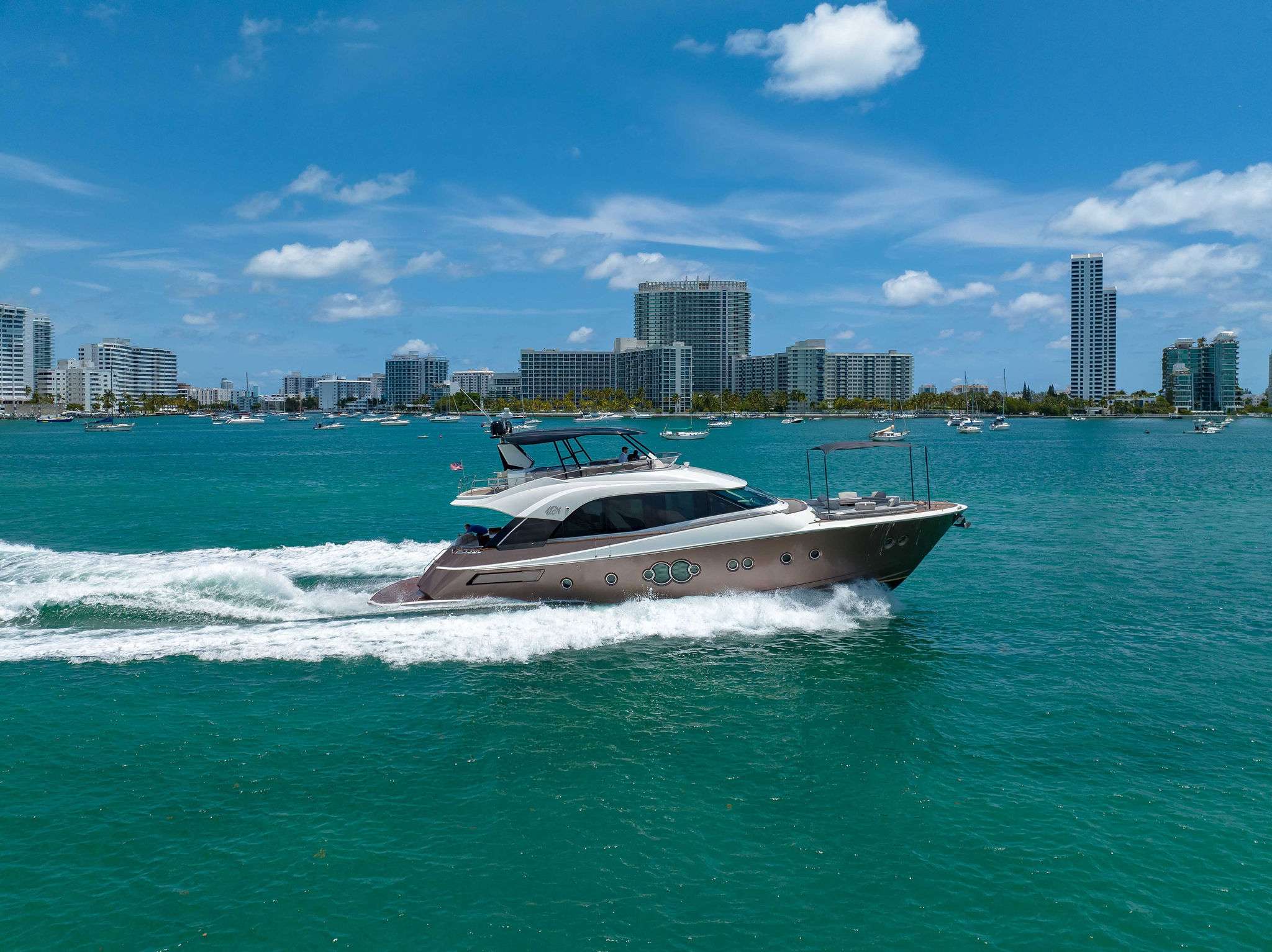 Luxury Crewed Motor Yacht VOLO photo 4