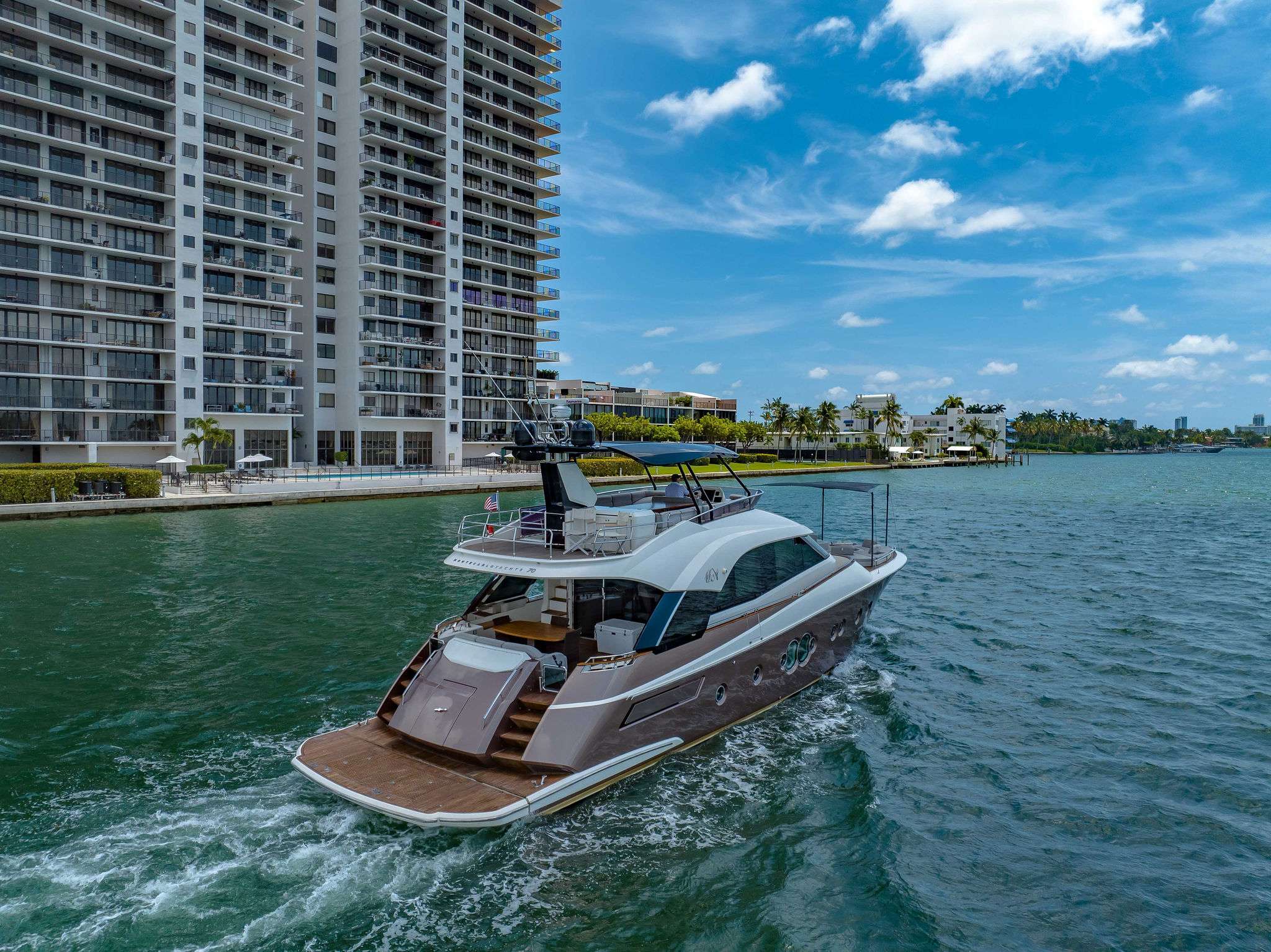 Luxury Crewed Motor Yacht VOLO photo 6