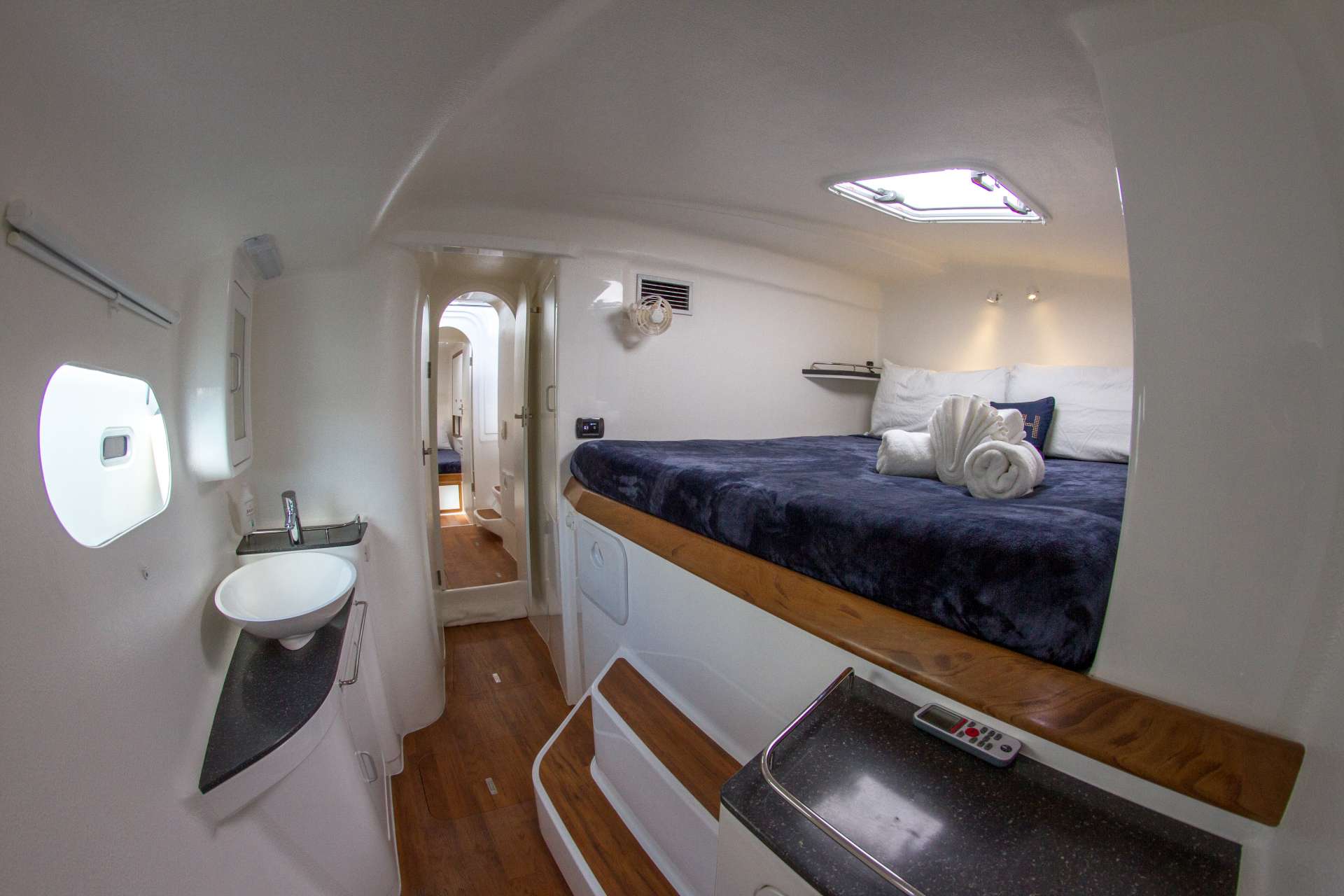 Crewed Sailing Catamaran VOYAGE 480 photo 5