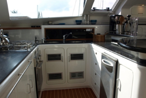 Bareboat Catamaran Voyage 520 photo 4