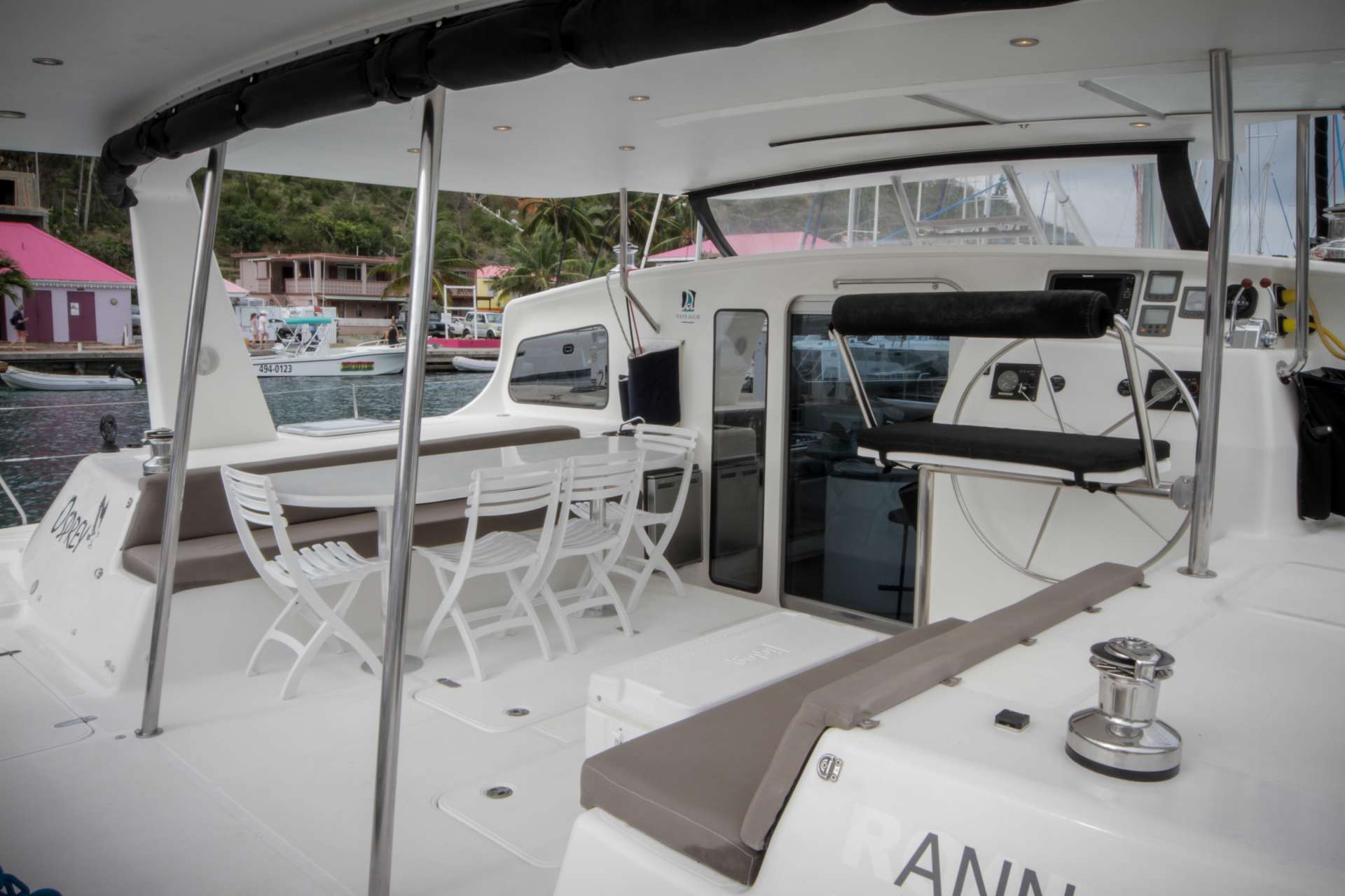 Crewed Catamaran VOYAGE 520 photo 3