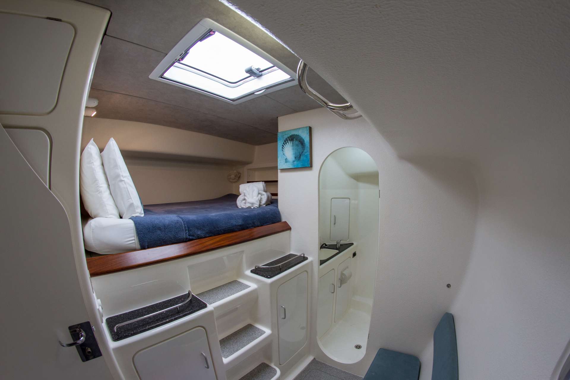 Crewed Catamaran VOYAGE 520 photo 8