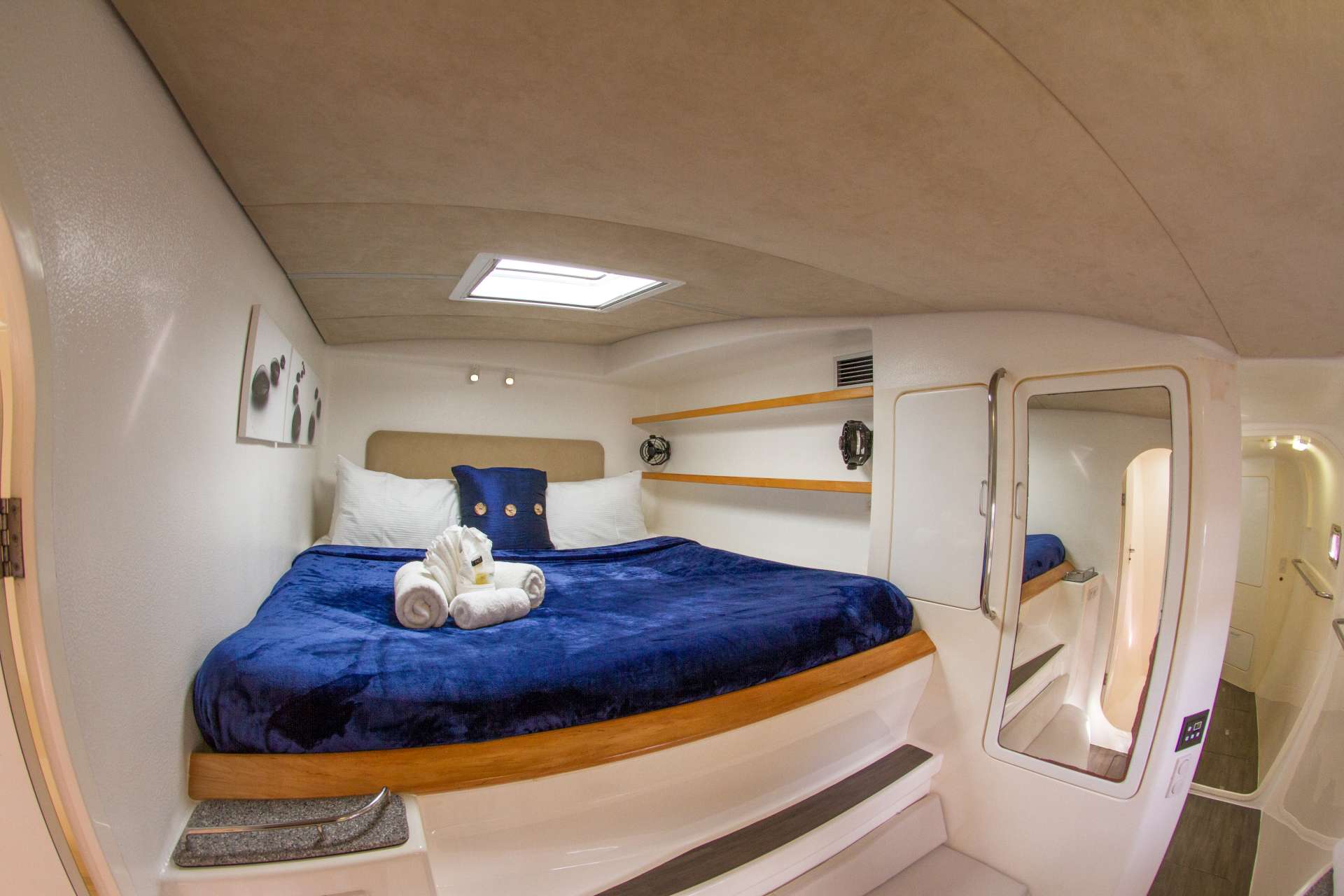 Crewed Sailing Catamaran VOYAGE 580 photo 6