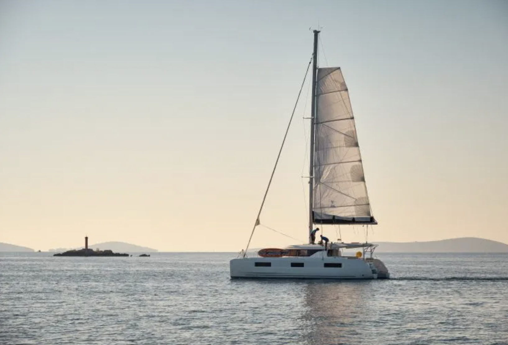 Charter Catamaran VOYAGE photo 4