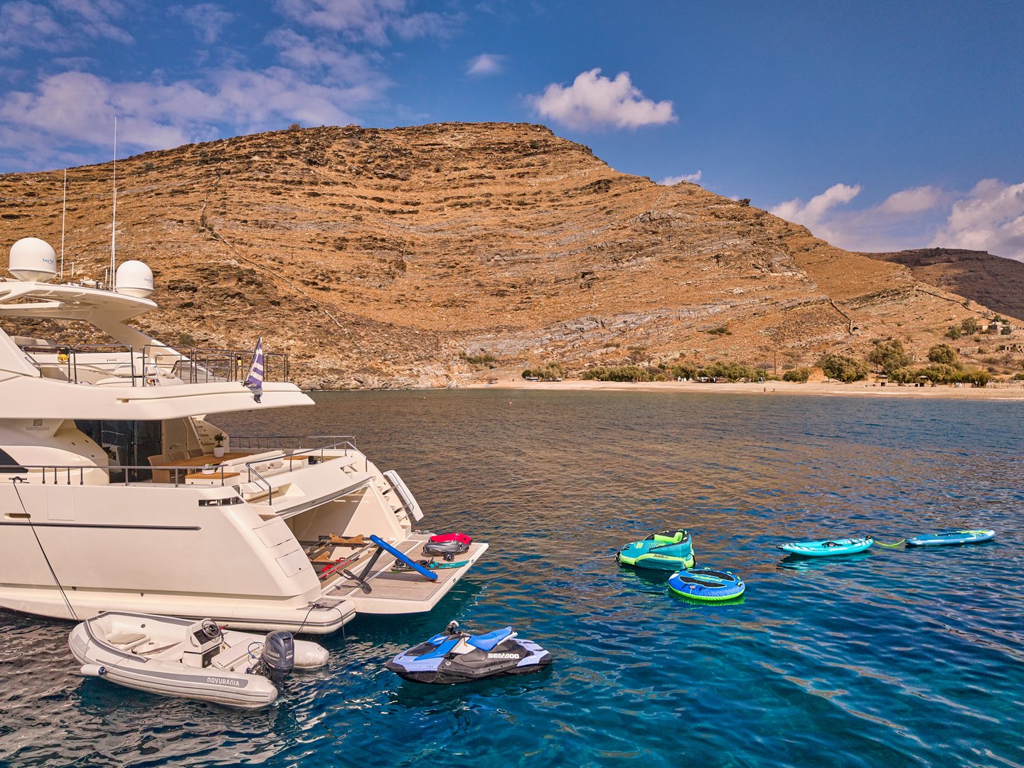 Crewed Motor Yacht WATCH ME photo 4