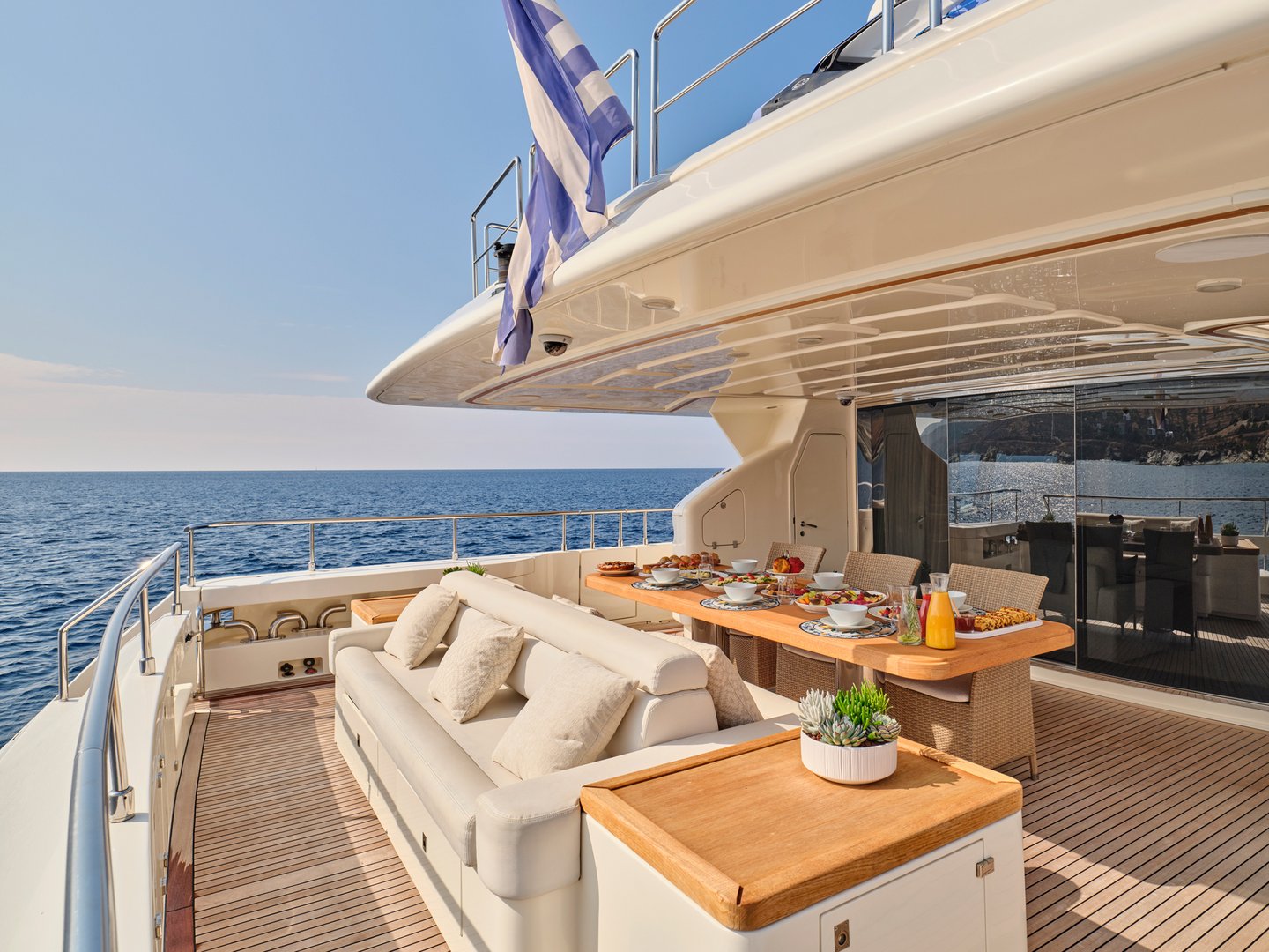 Crewed Motor Yacht WATCH ME photo 6