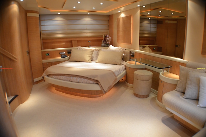 Crewed Motor Yacht WELL DONE photo 4