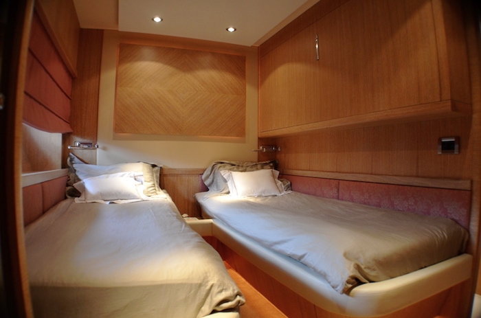 Crewed Motor Yacht WELL DONE photo 7