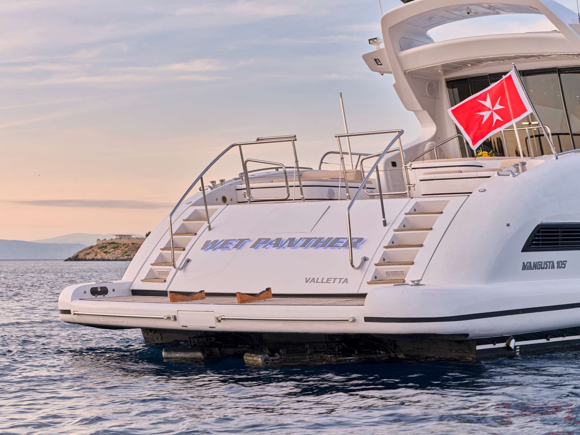 Crewed Motor Yacht WET PANTHER photo 6