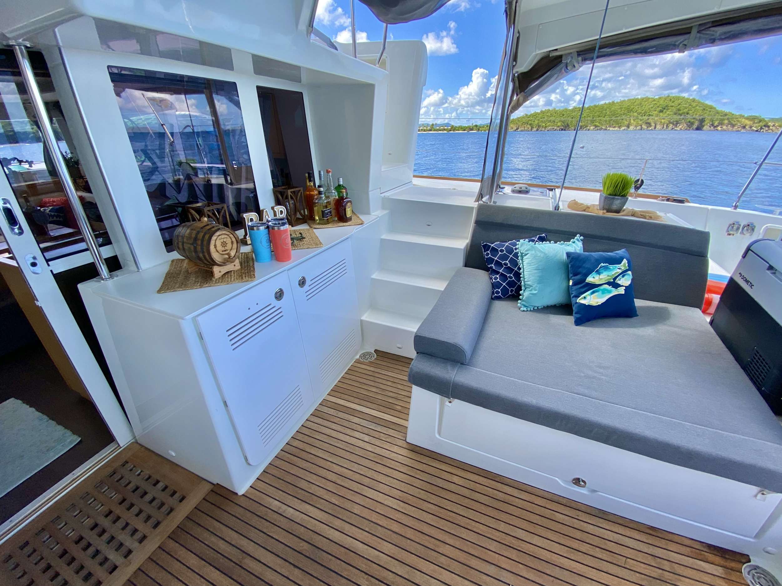 Crewed Catamaran WHISKEY BUSINESS photo 8