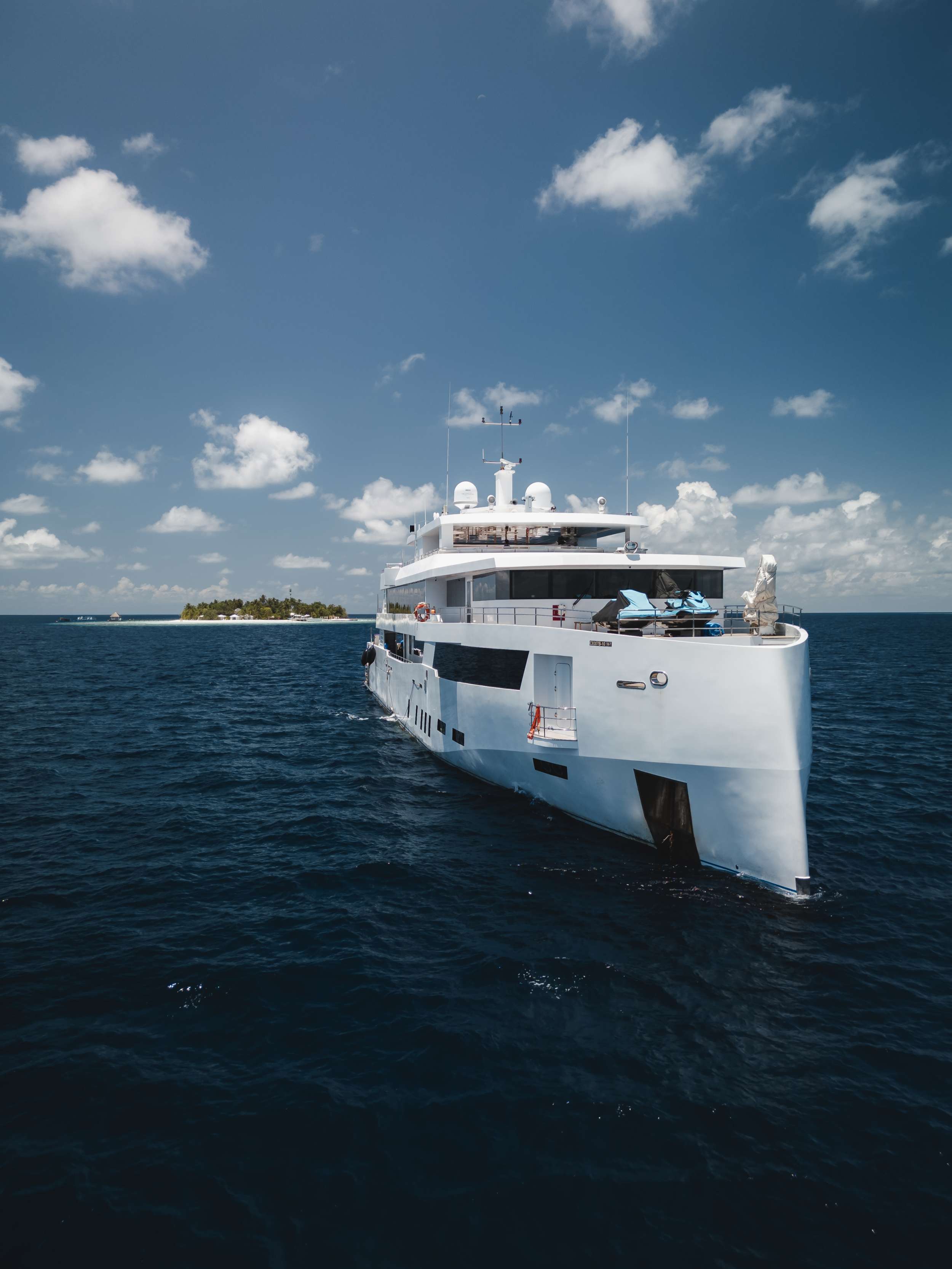 Luxury Crewed Motor Yacht WHITE PEARL photo 3