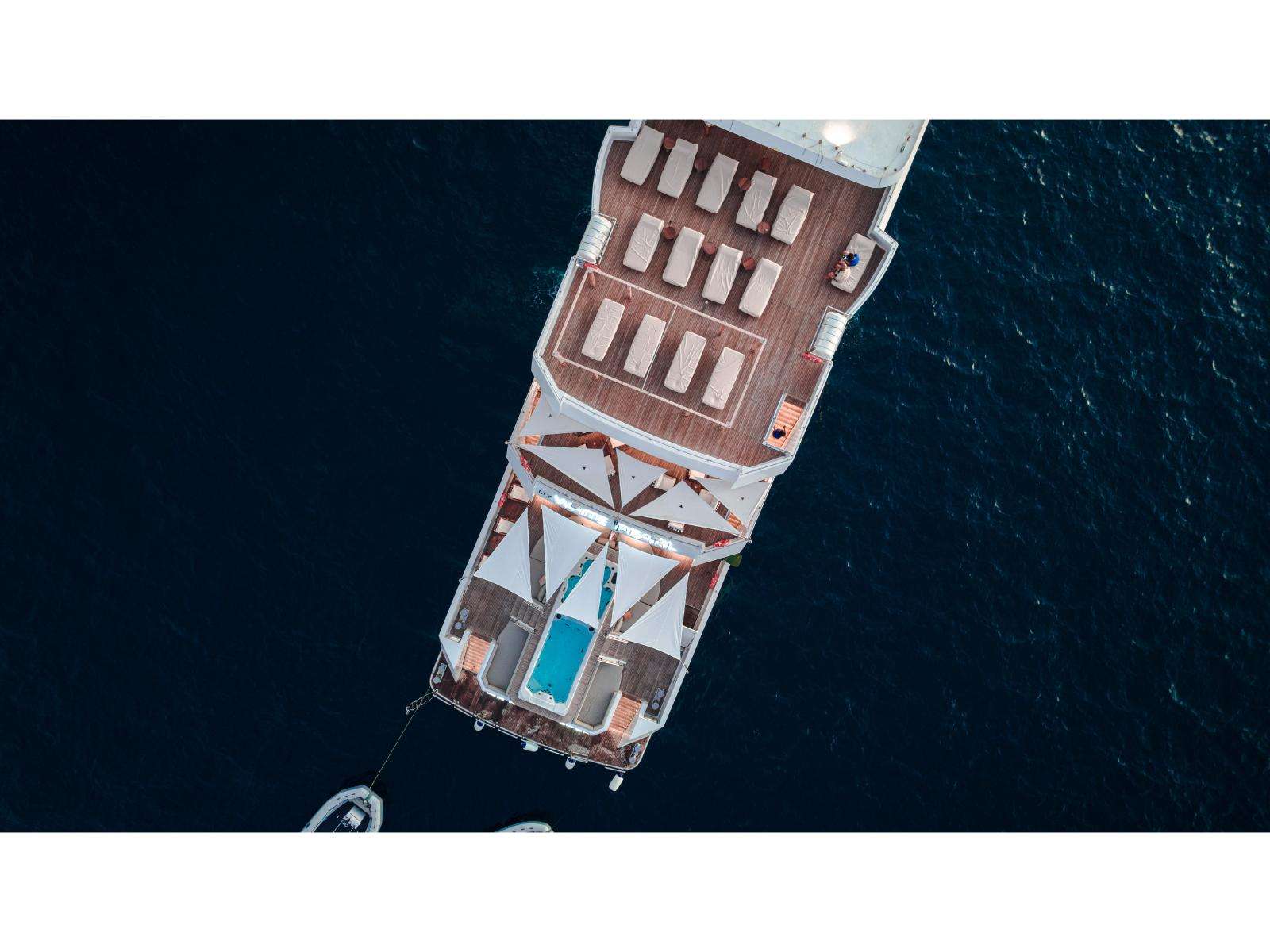 Luxury Crewed Motor Yacht WHITE PEARL photo 7