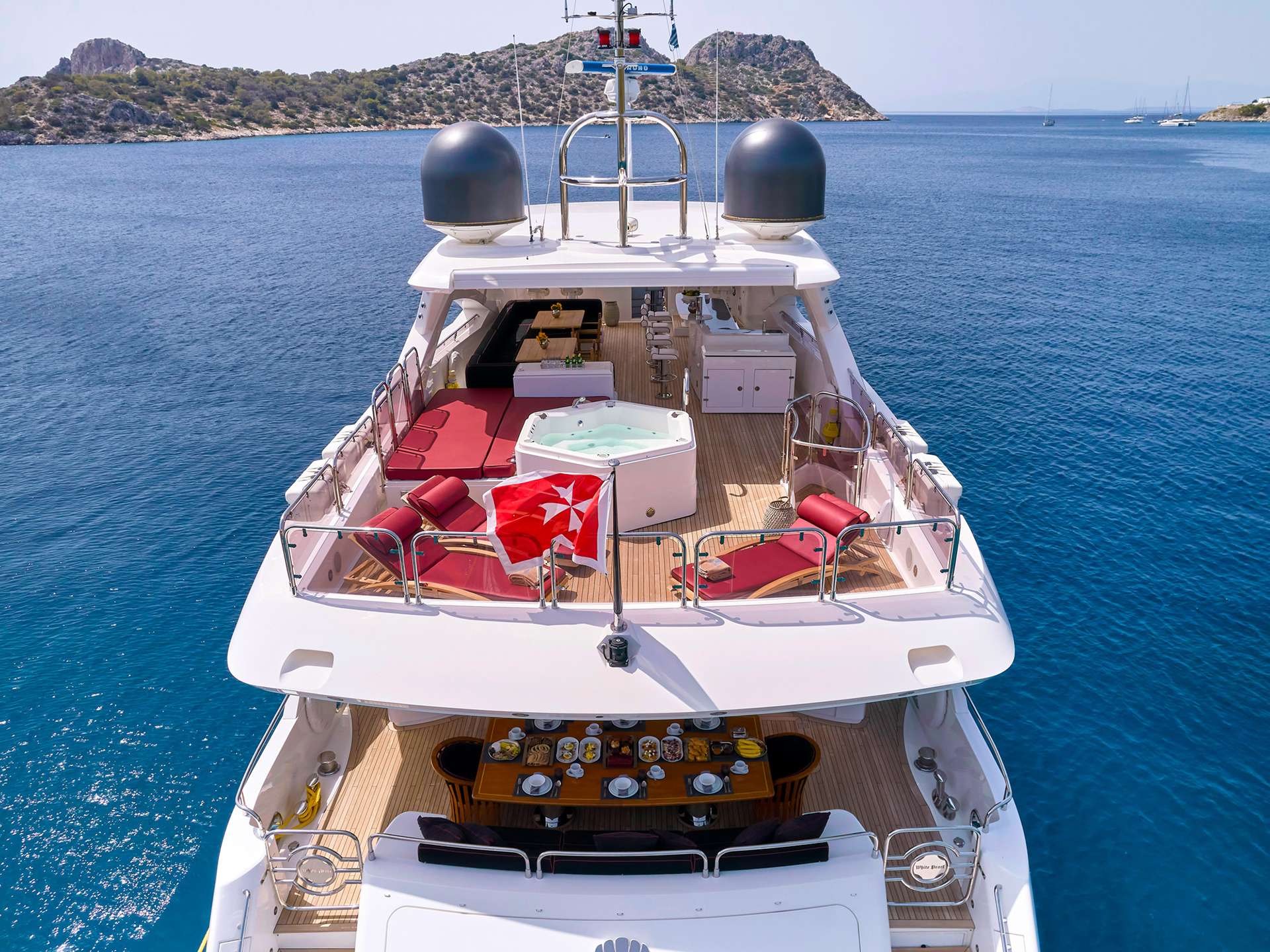 Luxury Crewed Motor Yacht WHITE PEARL I photo 4